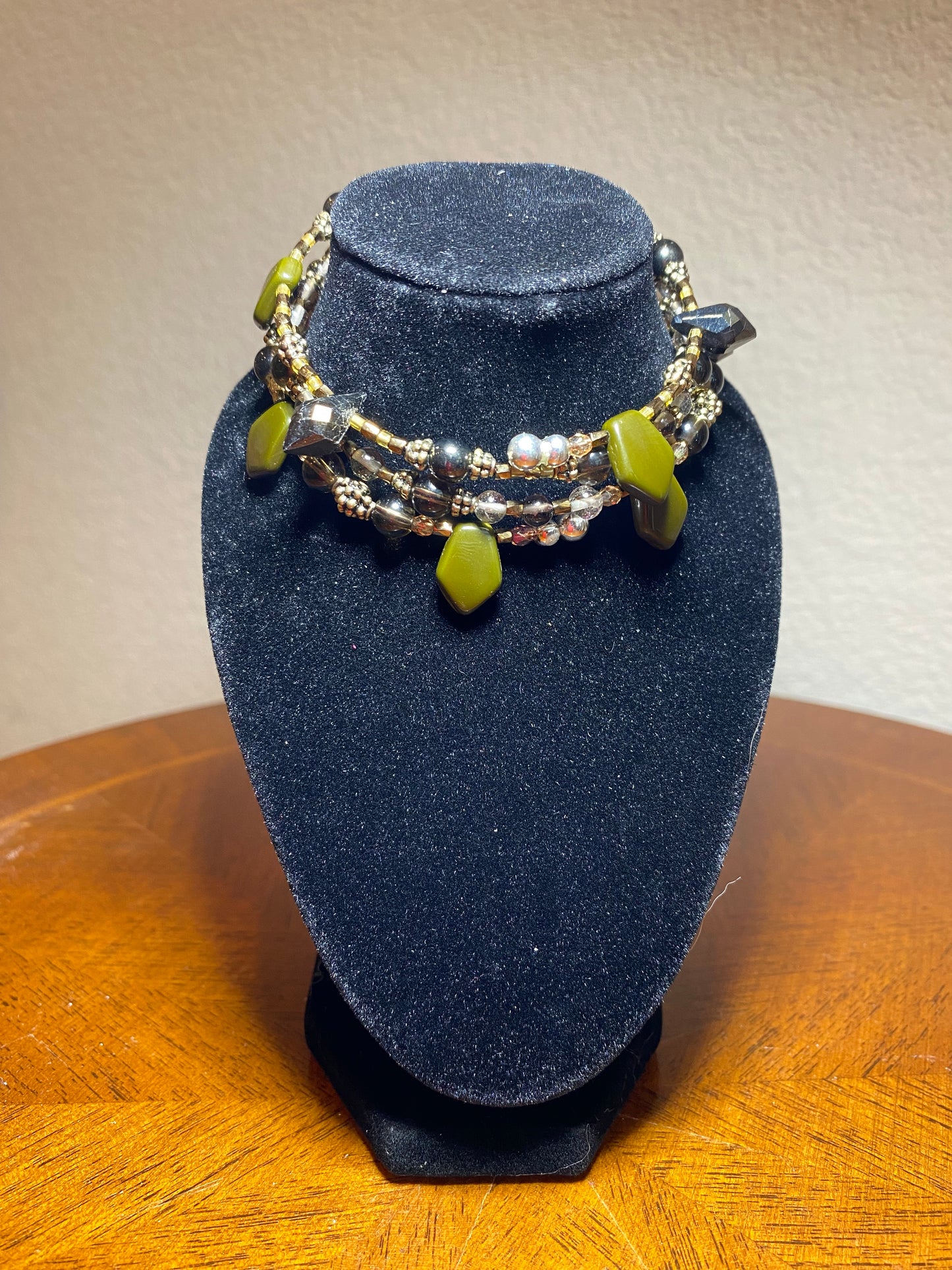 Bracelet (memory wire)
