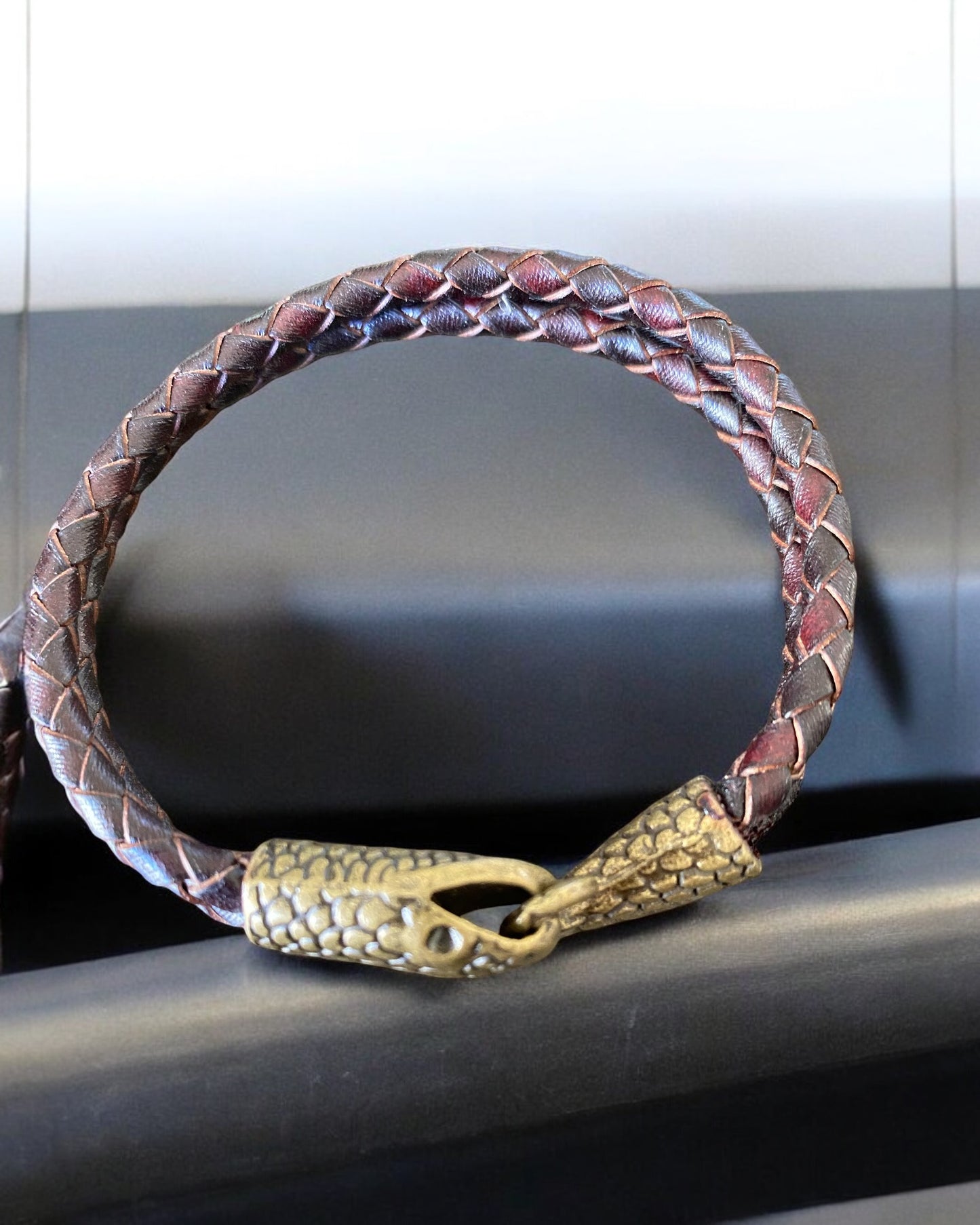 Bracelet (leather)