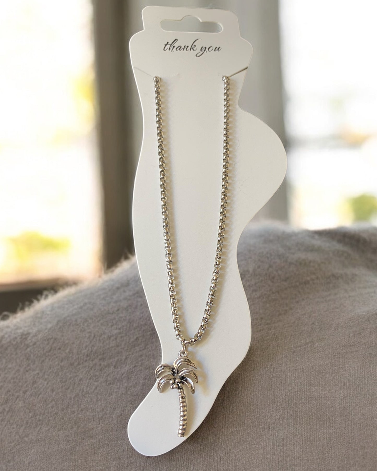 3) Anklet (medium large)
