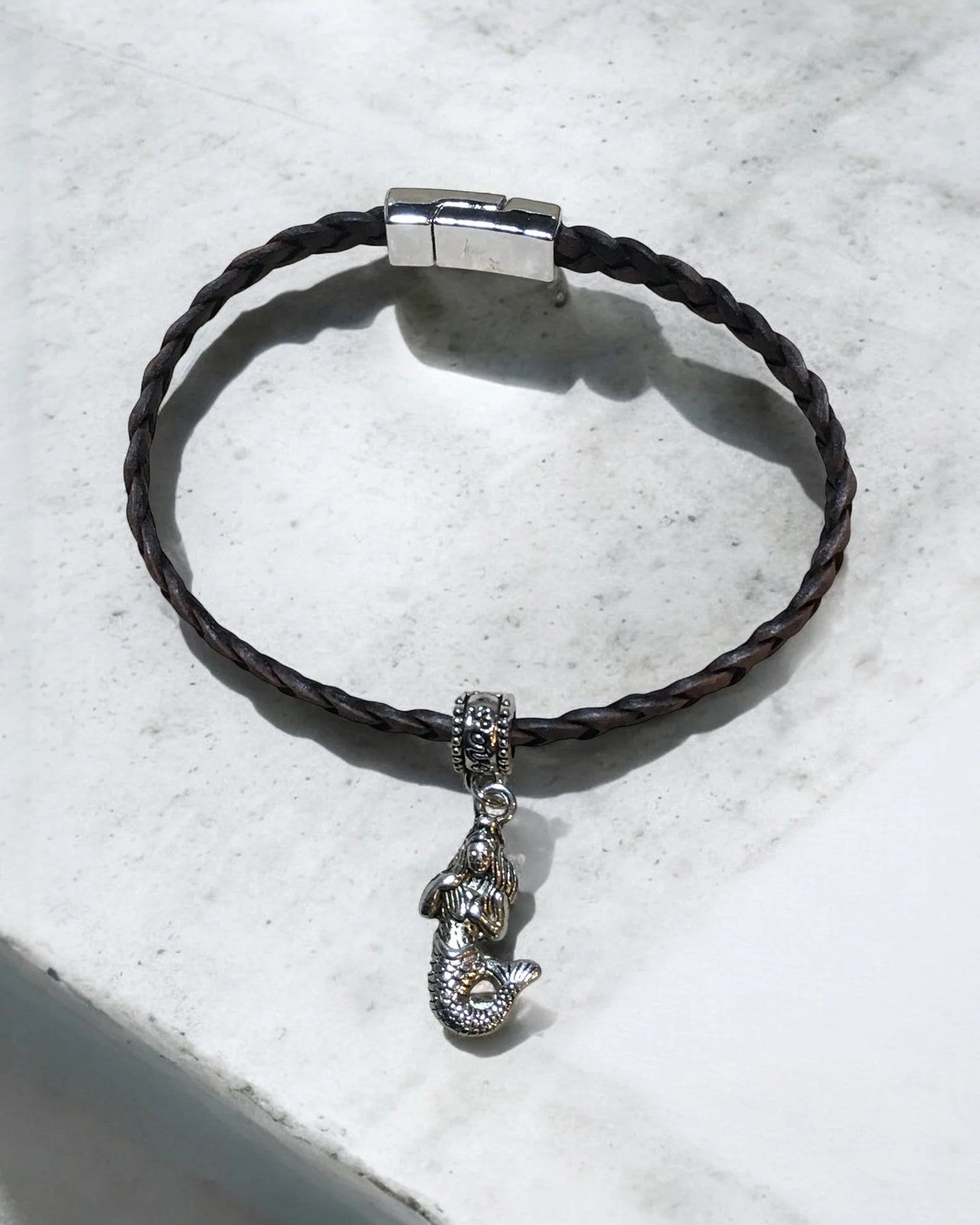 Bracelet (leather)