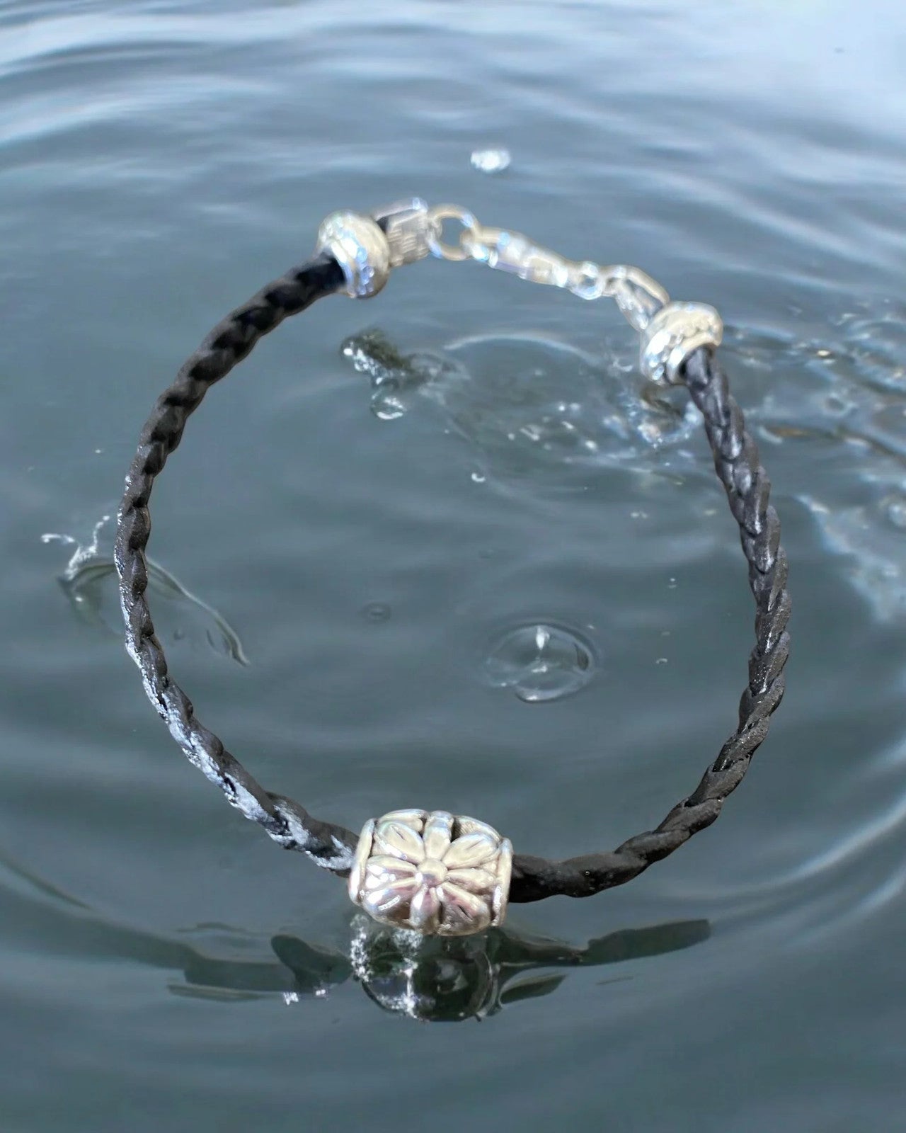Bracelet (leather)