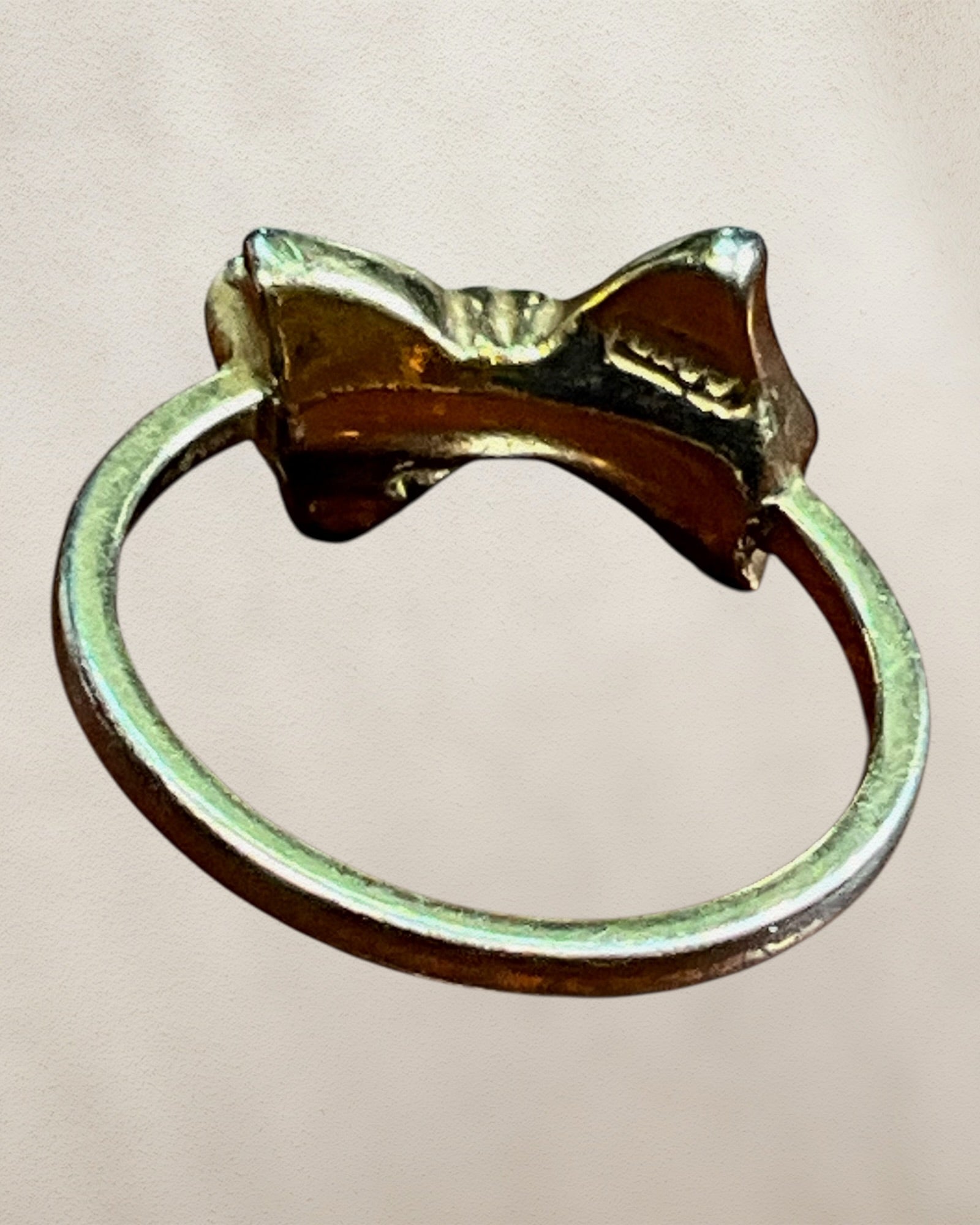 Avon Bow Ring - Estate Sale (Great Condition)