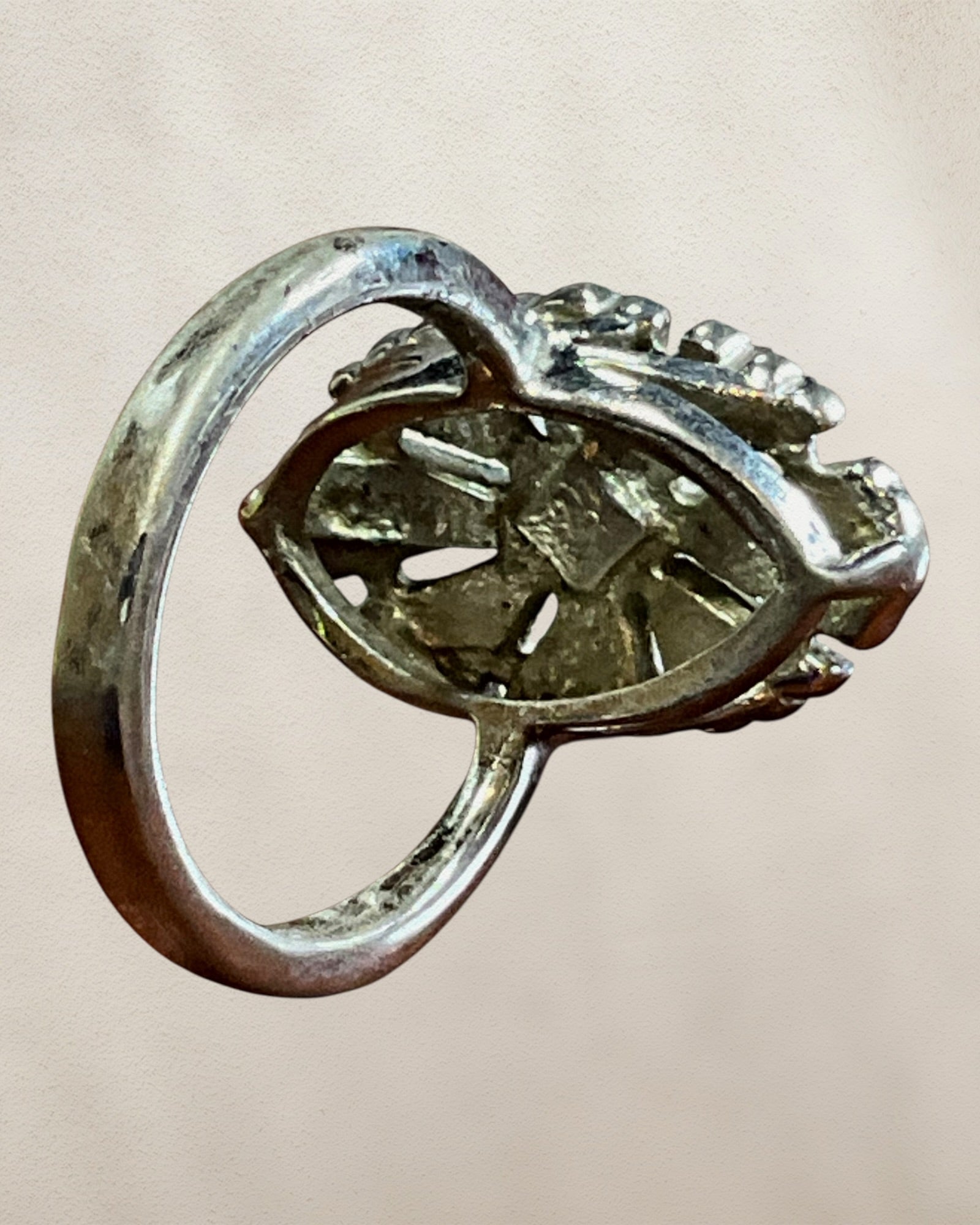 Vintage 1980 Avon Chesterfield Ring Size 6 Faux Marcasite Silver Tone - Pre-Loved