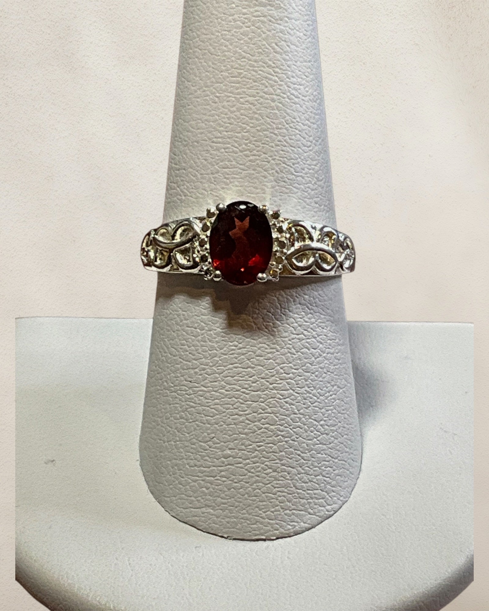 Sterling Silver Garnet Gemstone Ring - Estate Sale (Great Condition)