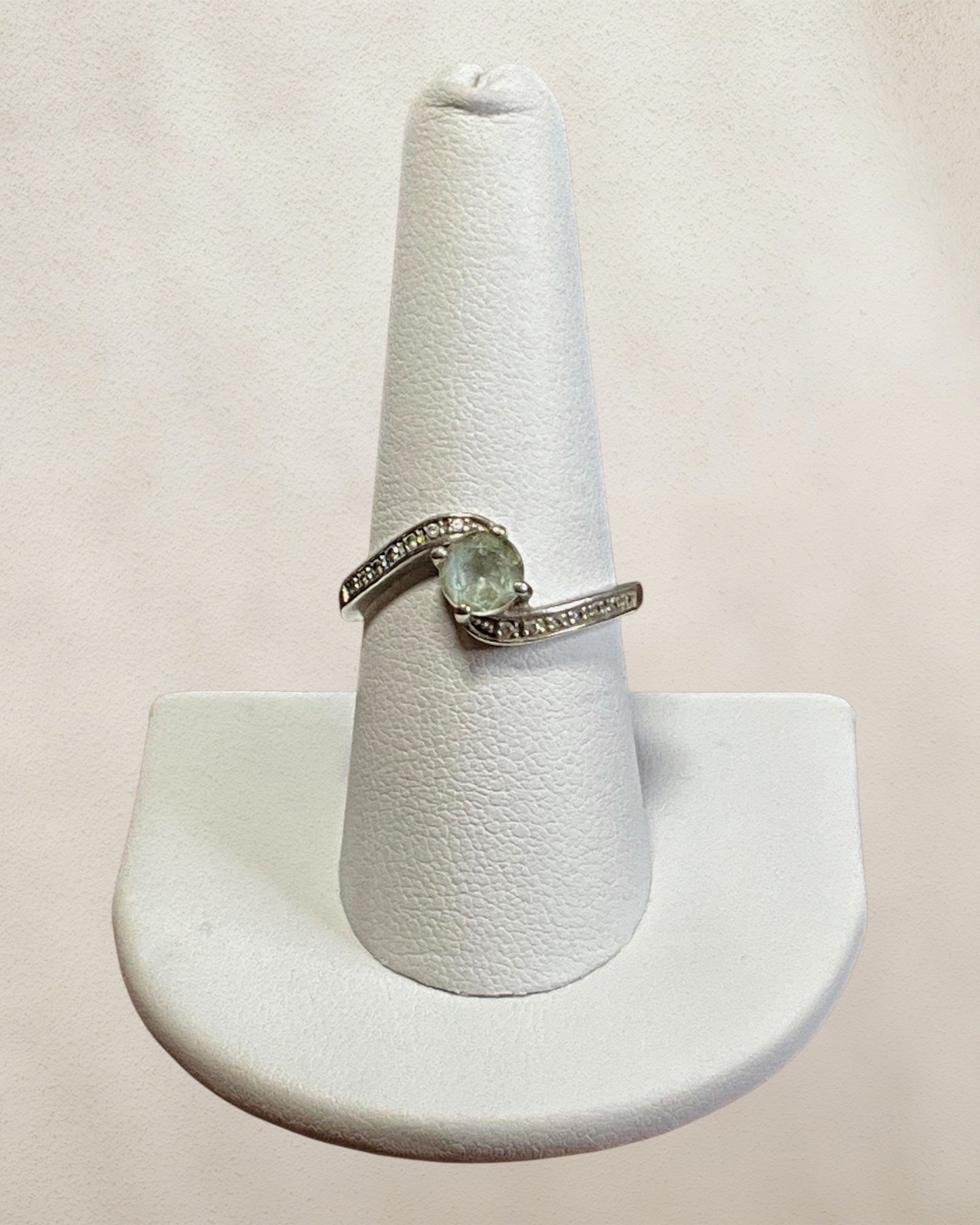 Sterling Silver Sky Blue Topaz Gemstone Ring - Estate Sale (Great Condition)