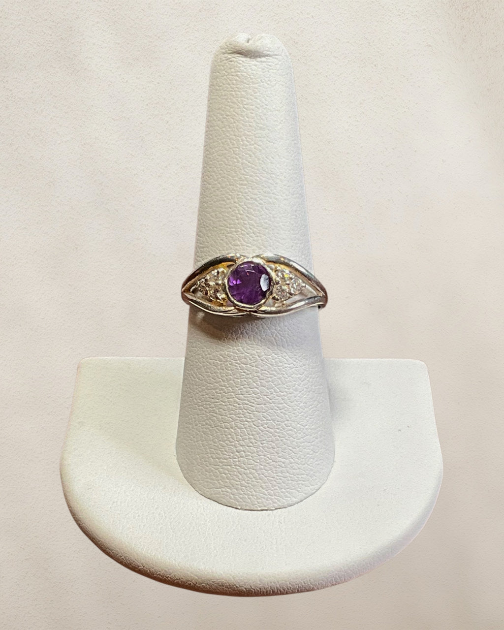 Sterling Silver Amethyst Gemstone Ring - Estate Sale (Great Condition)