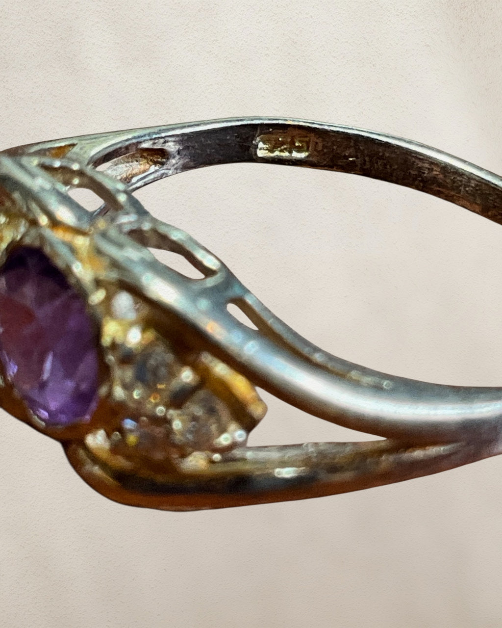 Sterling Silver Amethyst Gemstone Ring - Estate Sale (Great Condition)