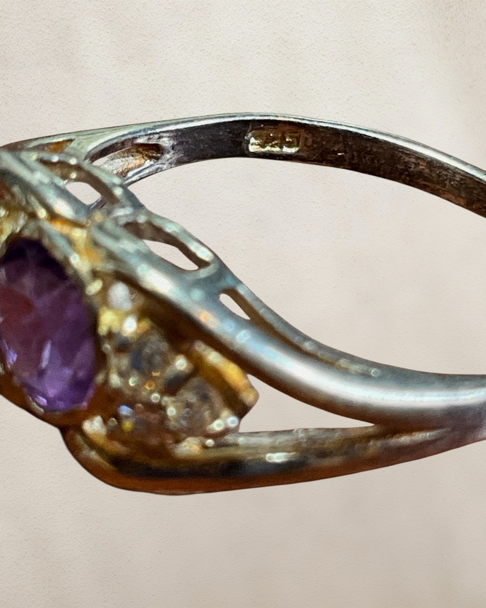Sterling Silver Amethyst Gemstone Ring - Estate Sale (Great Condition)
