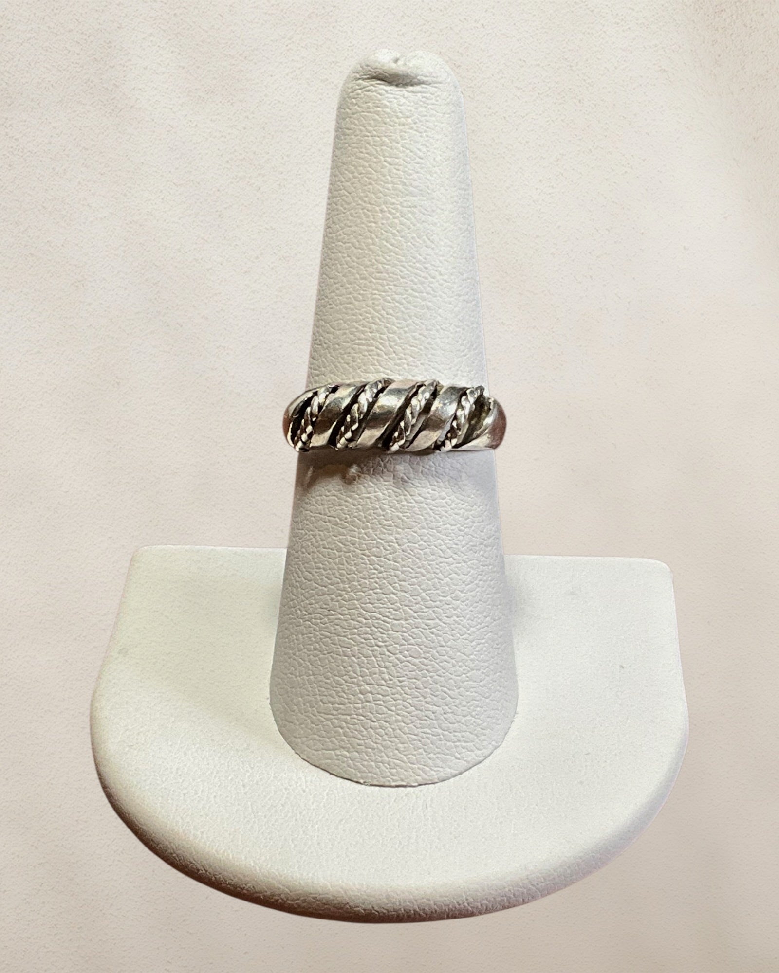 Sterling Silver Dome Ring - Estate Sale (Great Condition)