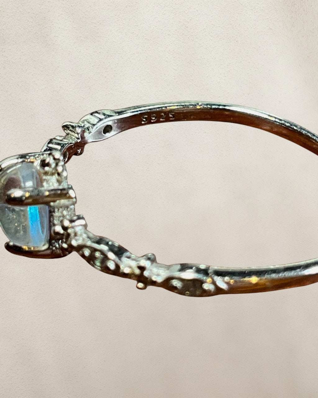Sterling Silver Rainbow Moonstone Gemstone Ring size 7 - Estate Sale (Great Condition)