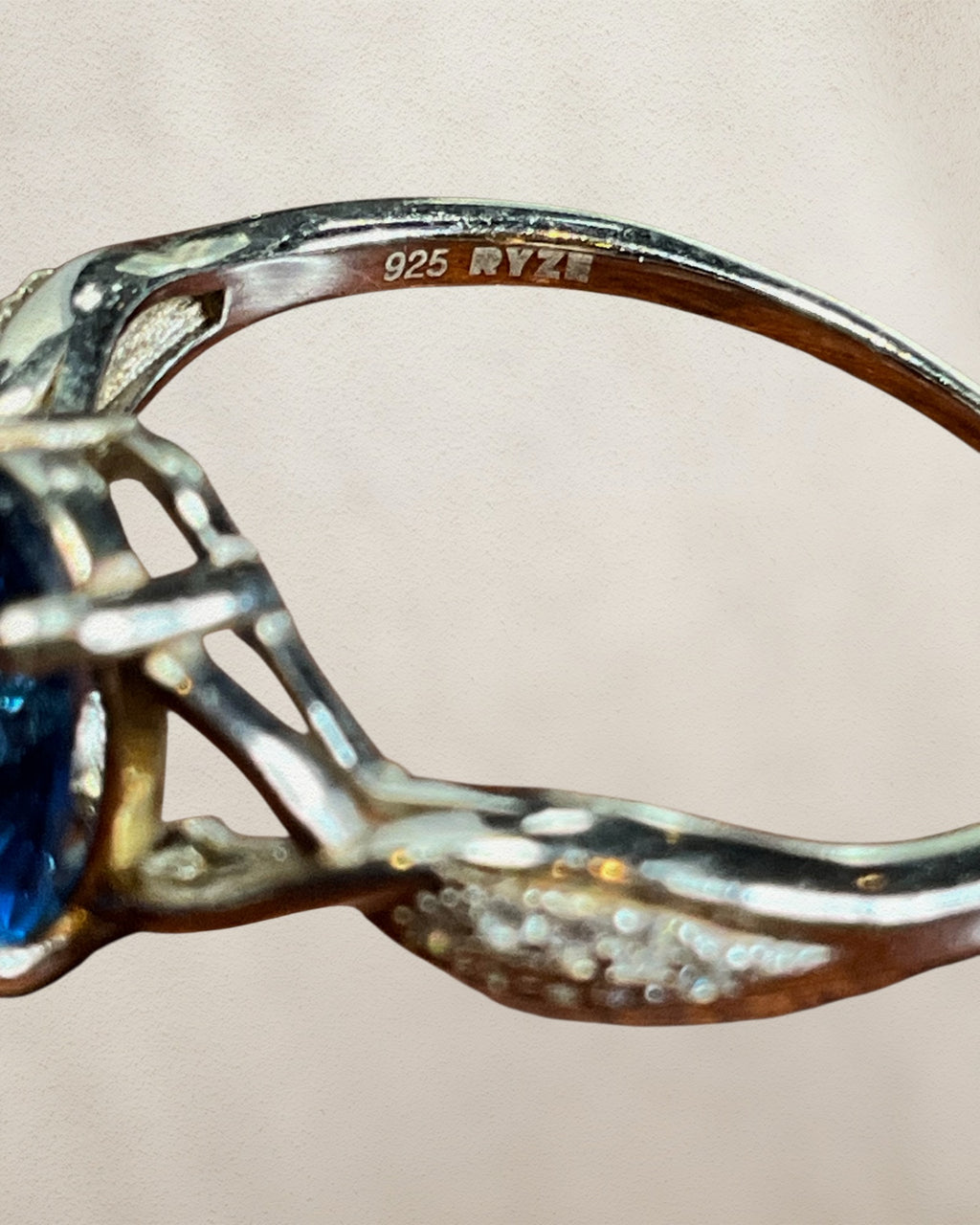 Sterling Silver Color Changing Sapphire Gemstone Ring - Estate Sale (Great Condition)