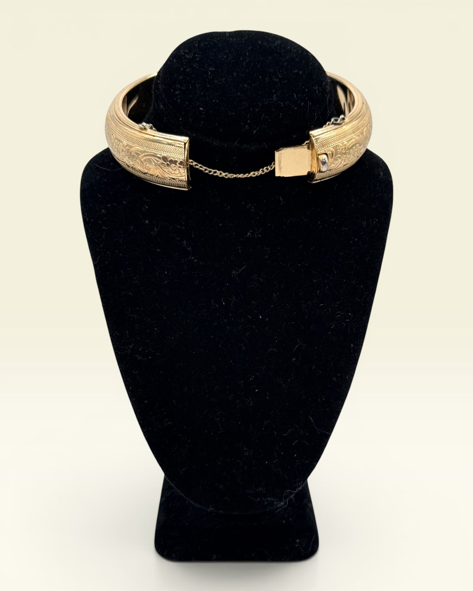 Vintage Lady Coventry Gold Tone Hinged Bangle Bracelet Floral Etched Safety Chain - Estate Sale (Great Condition)