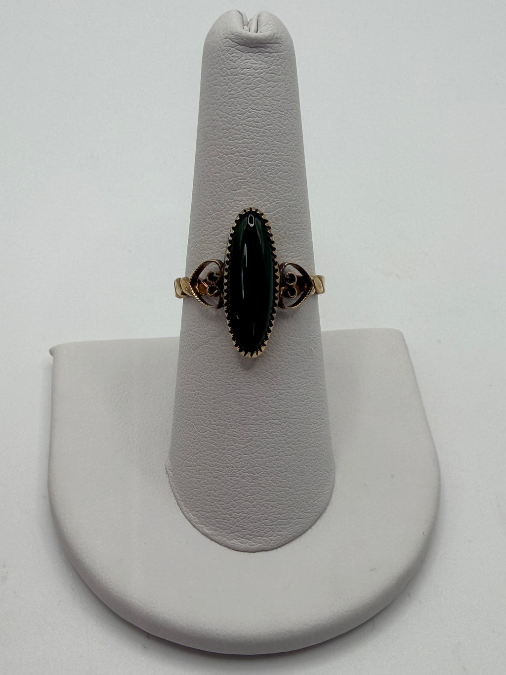 Sterling Silver Nephrite Jade Ring - Estate Sale Great Condition)