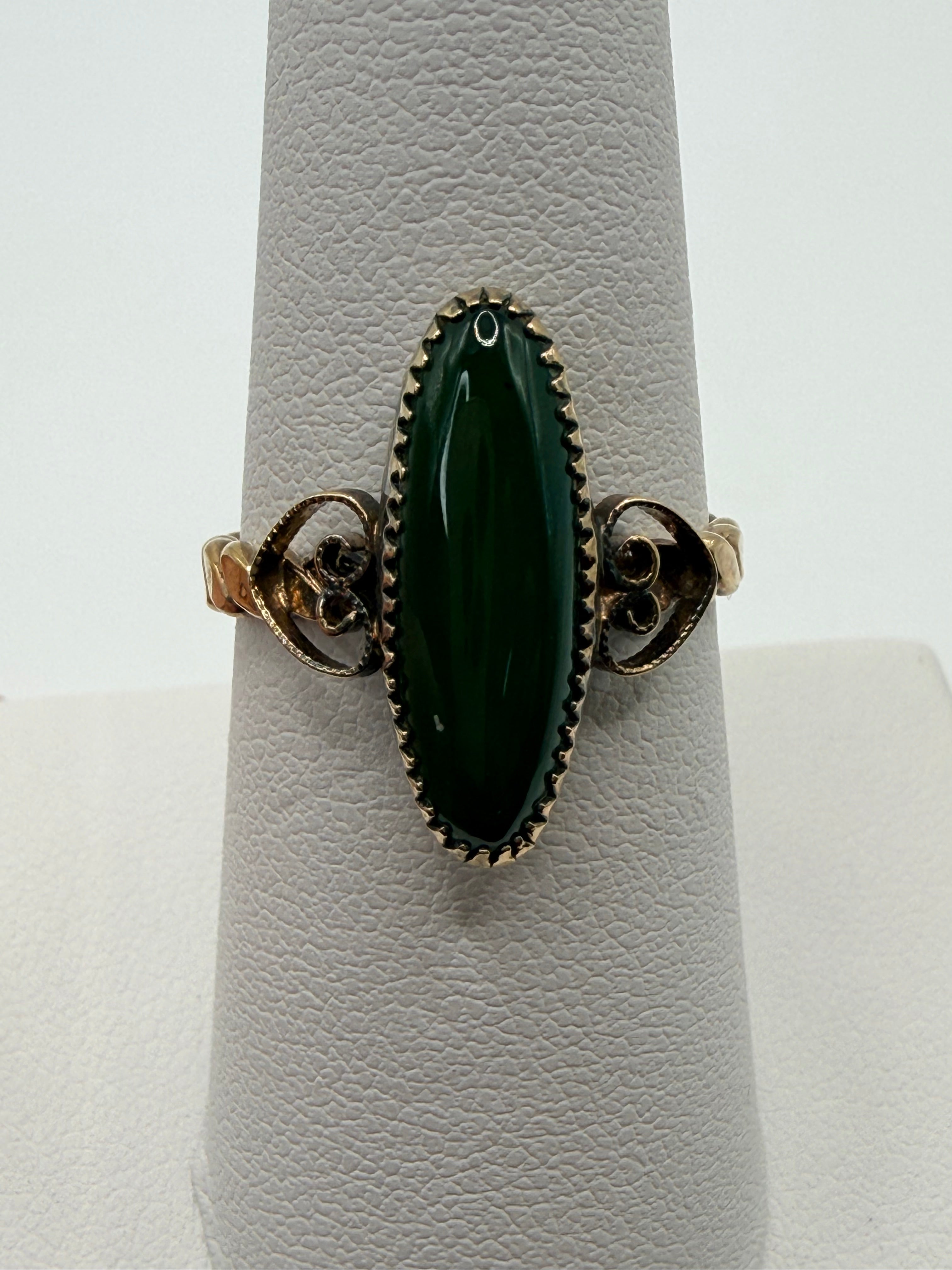 Sterling Silver Nephrite Jade Ring - Estate Sale Great Condition)