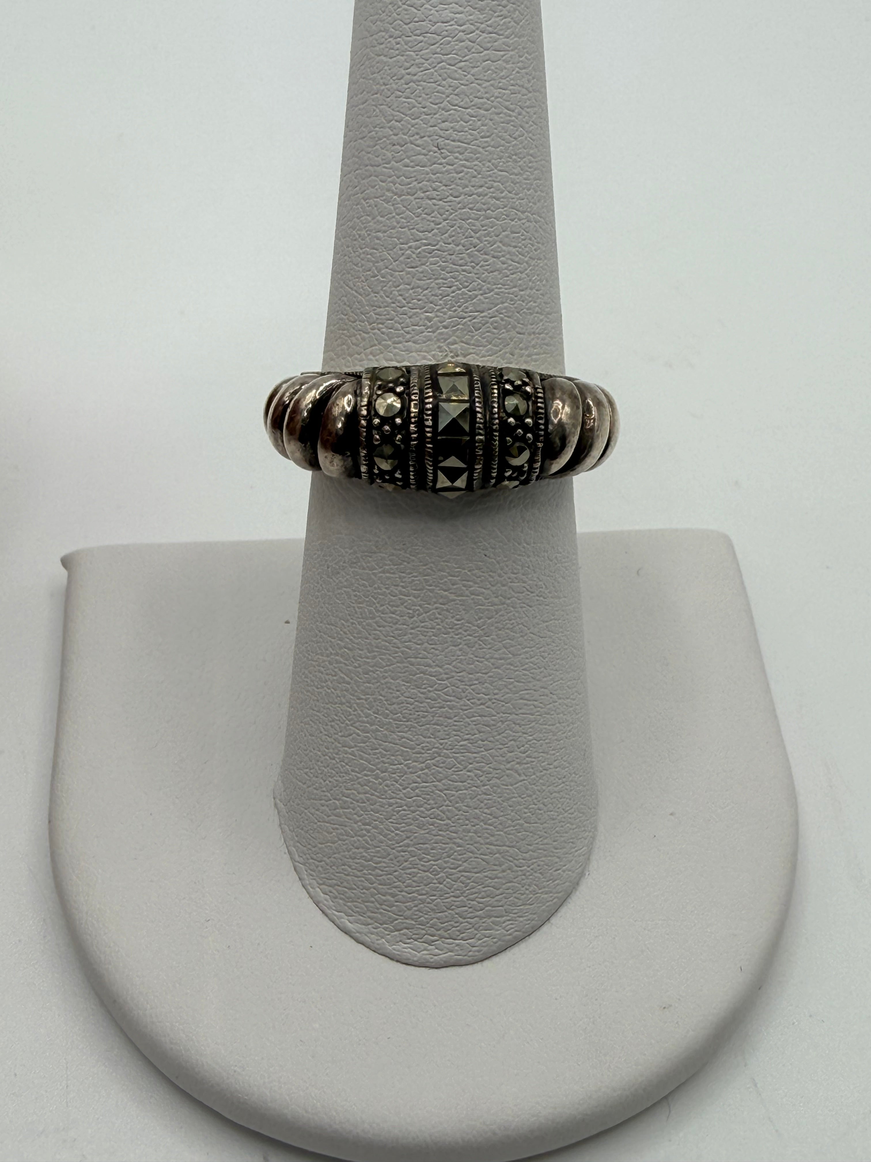Sterling Silver Marcasite Ring - Estate Sale - (Great Condition)