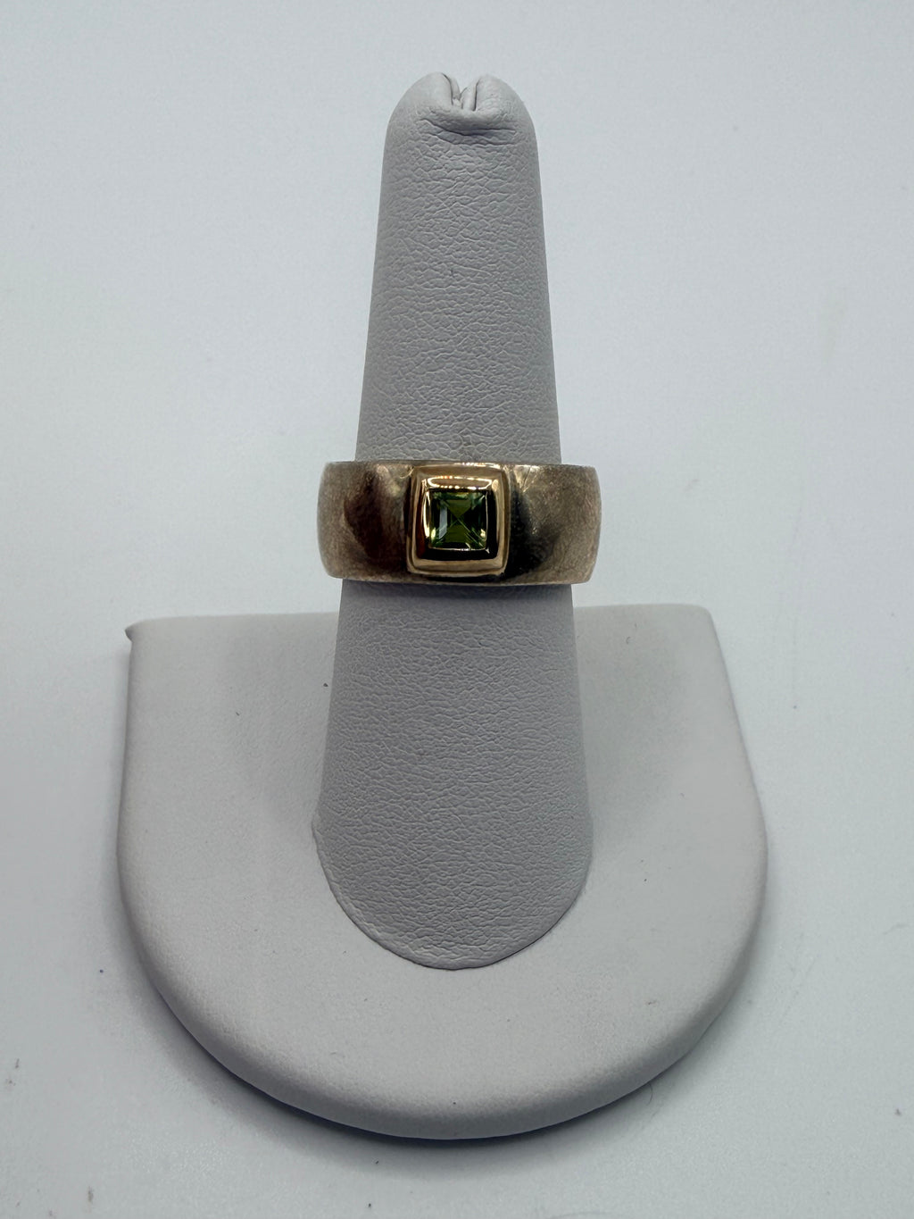 Sterling Silver Peridot Ring - Estate Sale (Great Condition)