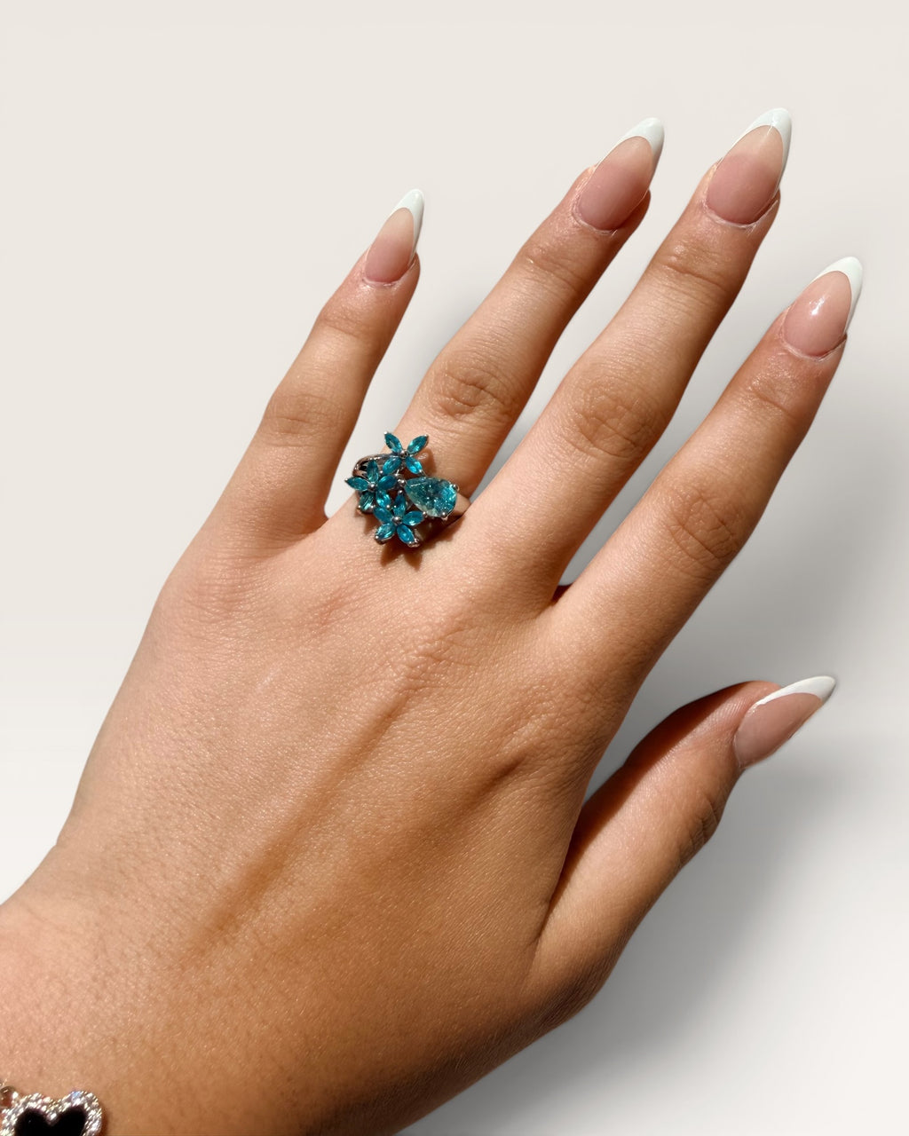 Sterling Silver Blue Apatite Flower Cluster Ring - Estate Sale (Great Condition)