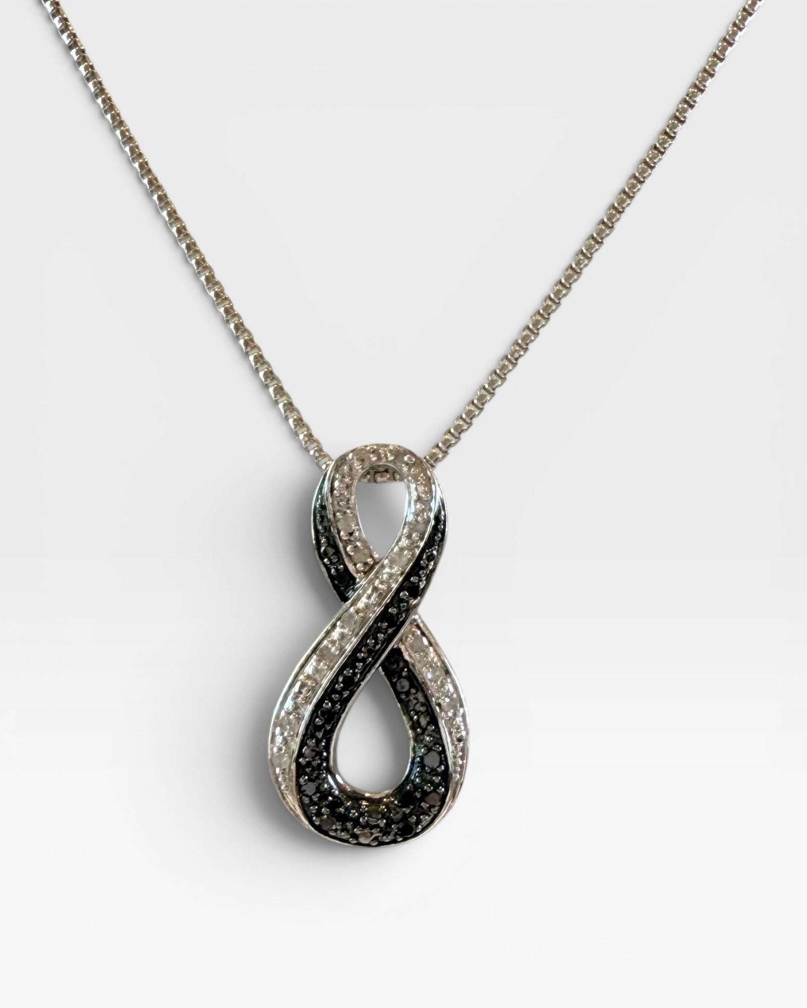 Sterling Silver Black & White Diamond Pendant Necklace - Estate Sale (Great Condition)
