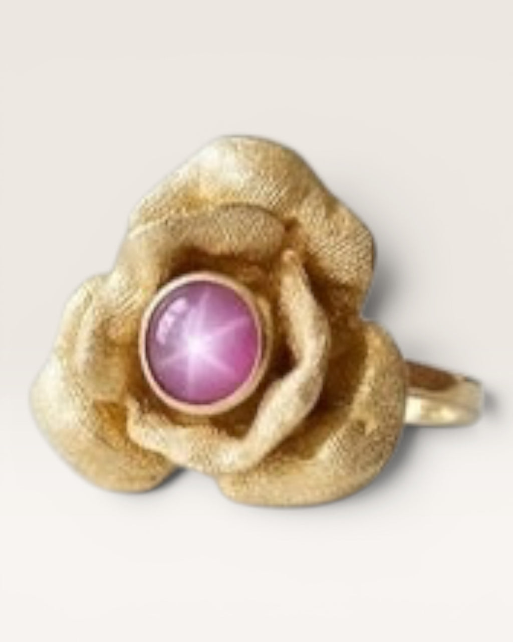 Vintage 1950s 14K Gold Rose Blossom Ring with Synthetic Lind Star Sapphire - Estate Sale (Good Condition)