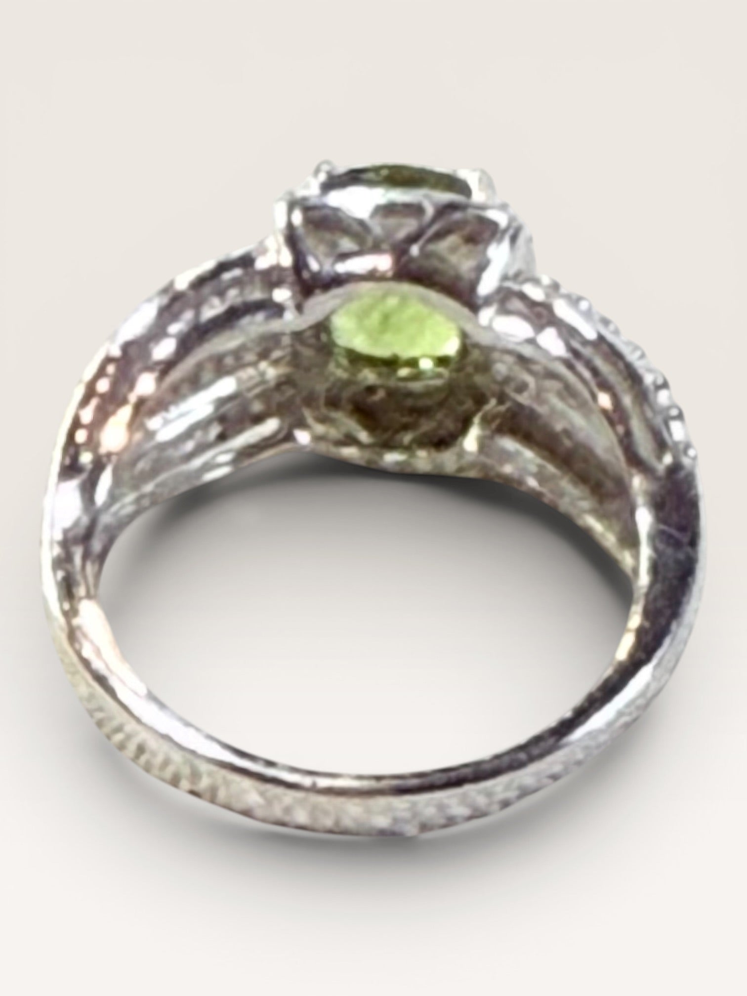 Sterling Silver Peridot Gemstone Ring - Estate Sale (Great Condition)