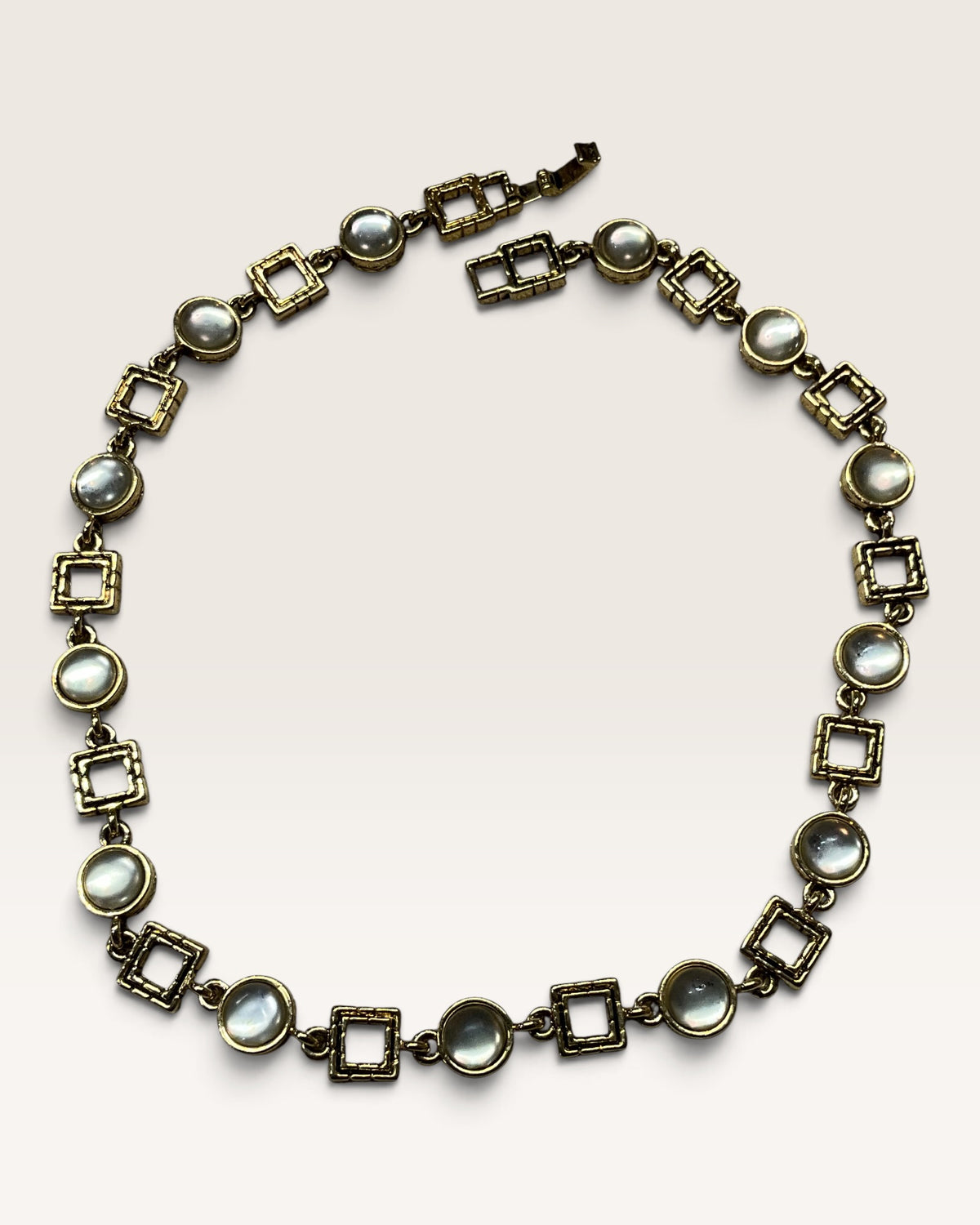 Vintage Gold Tone 16” Cats Eye Necklace - Pre-Loved