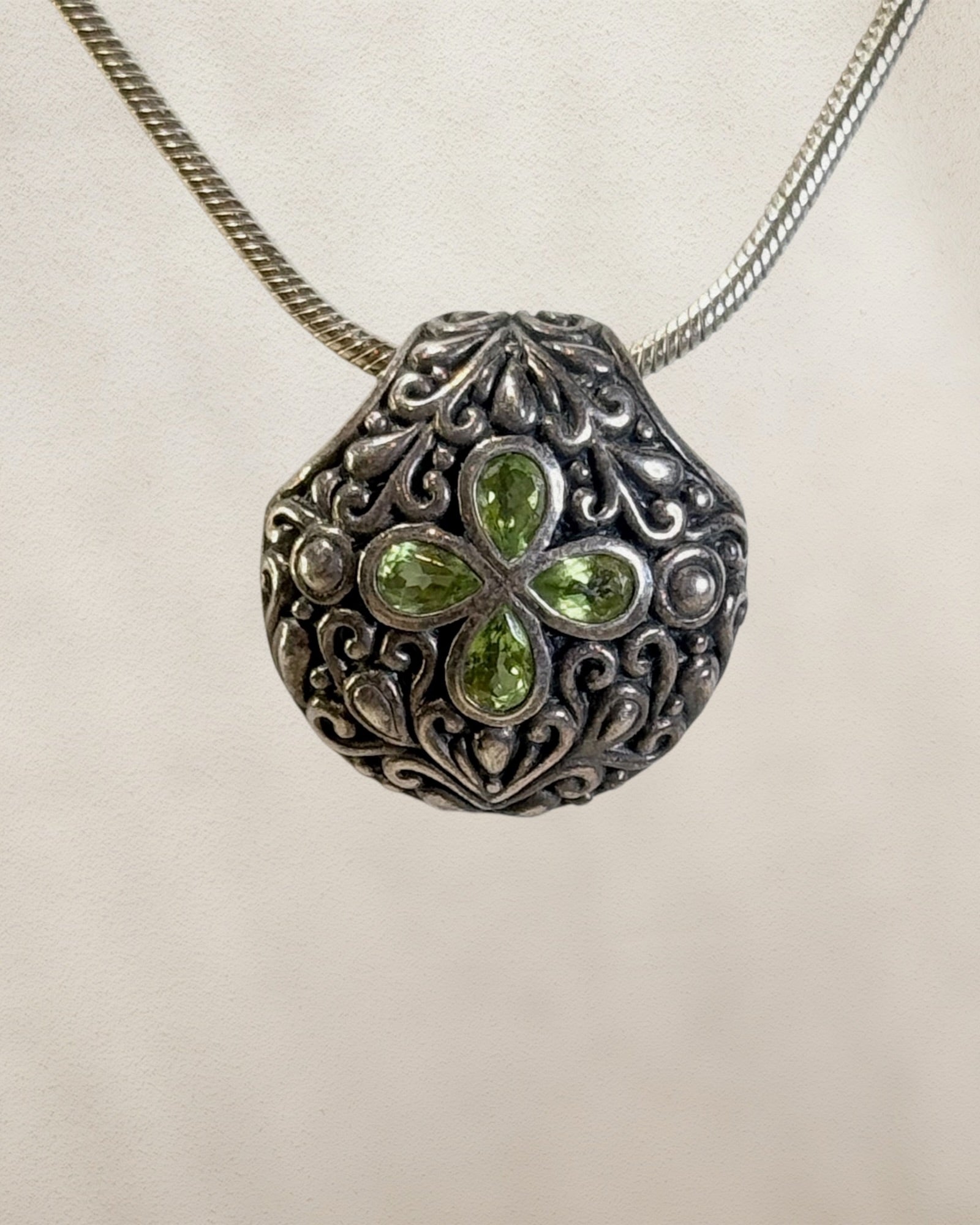 Sterling Silver Peridot Pendant Necklace 10 grams - Estate Sale (Great Condition)