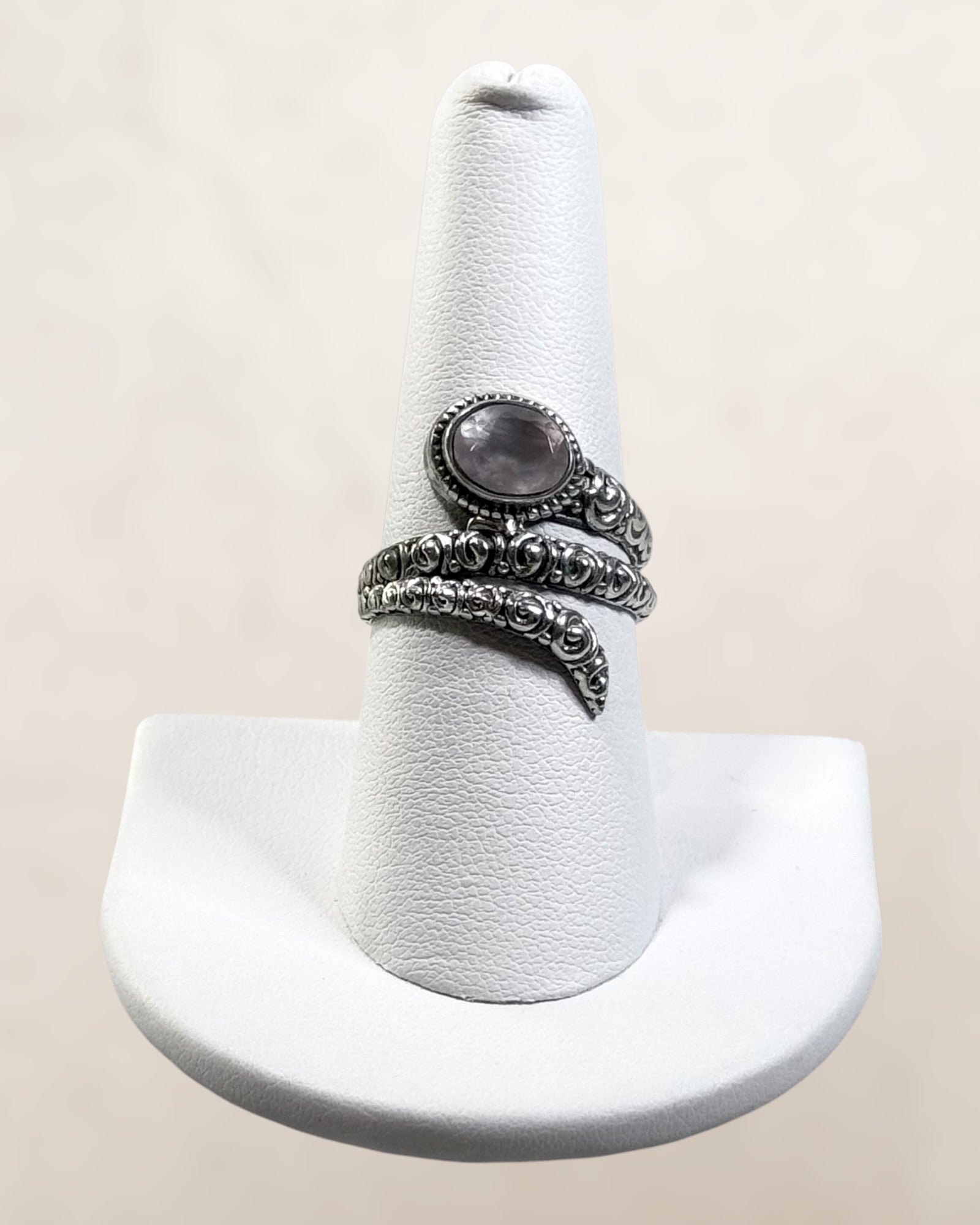 Sterling Silver and Rose Quartz Gemstone Ring - Estate Sale (Great Condition)