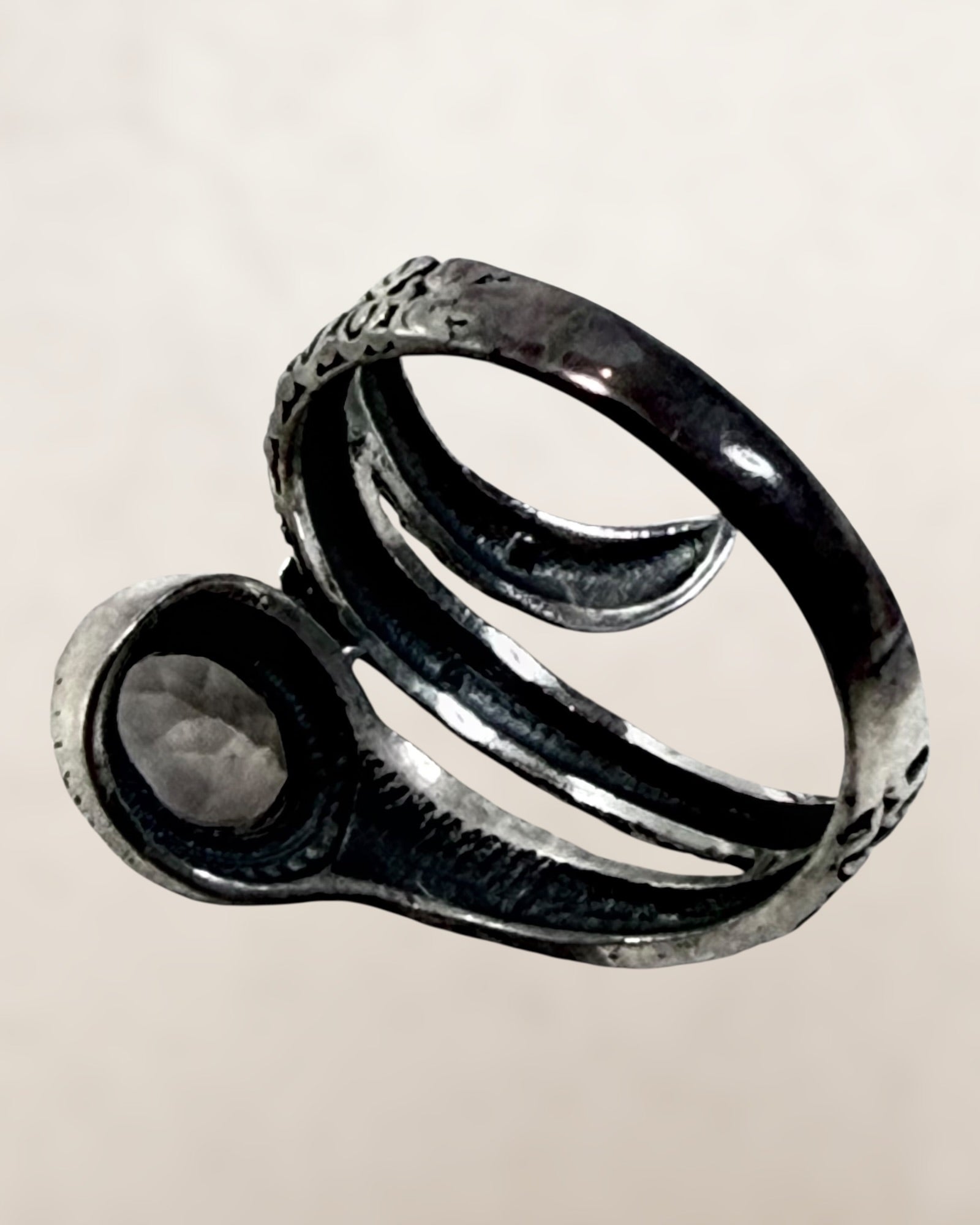 Sterling Silver and Rose Quartz Gemstone Ring - Estate Sale (Great Condition)