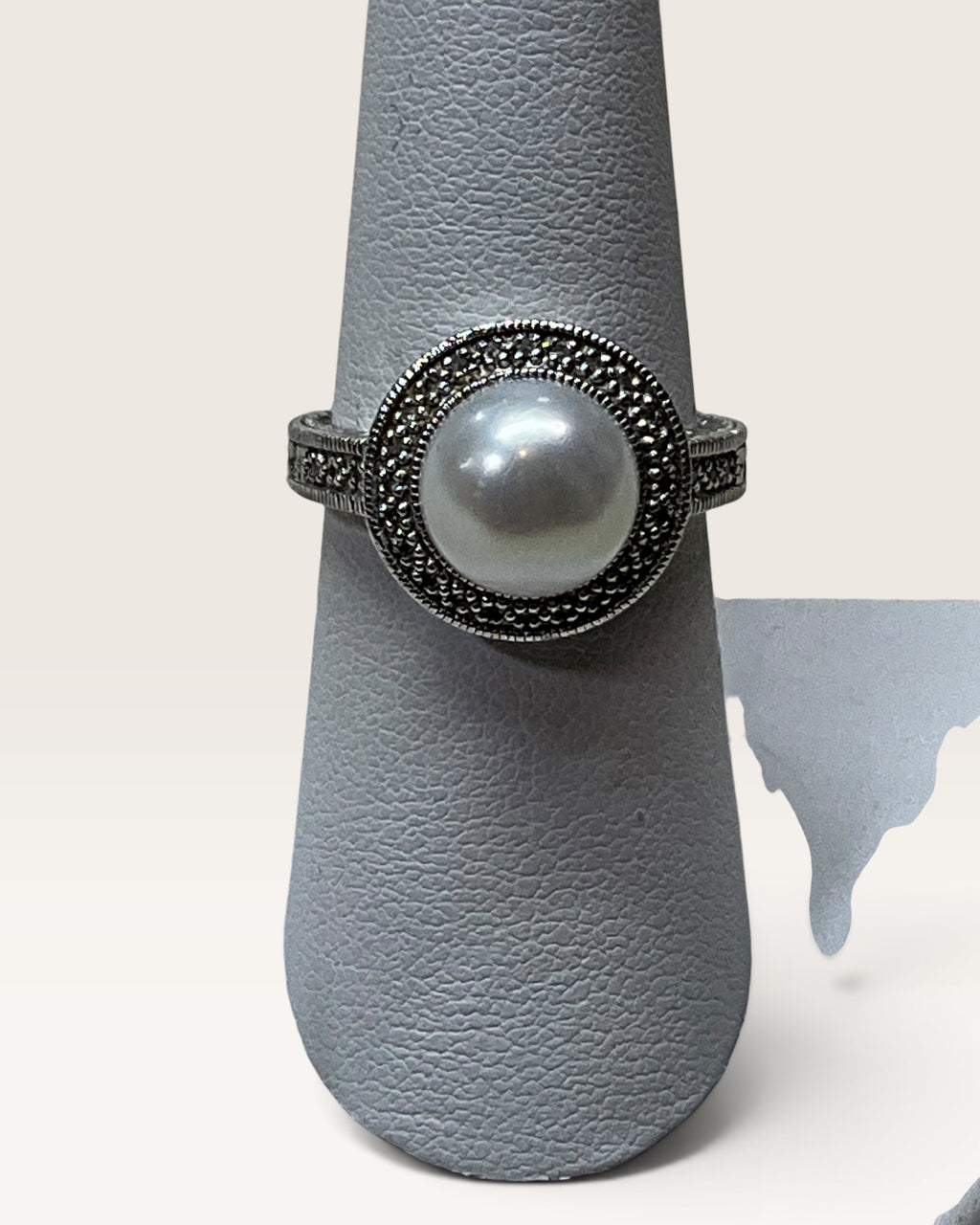 Affinity Diamonds Sterling Silver Pearl Ring - Pre-Loved
