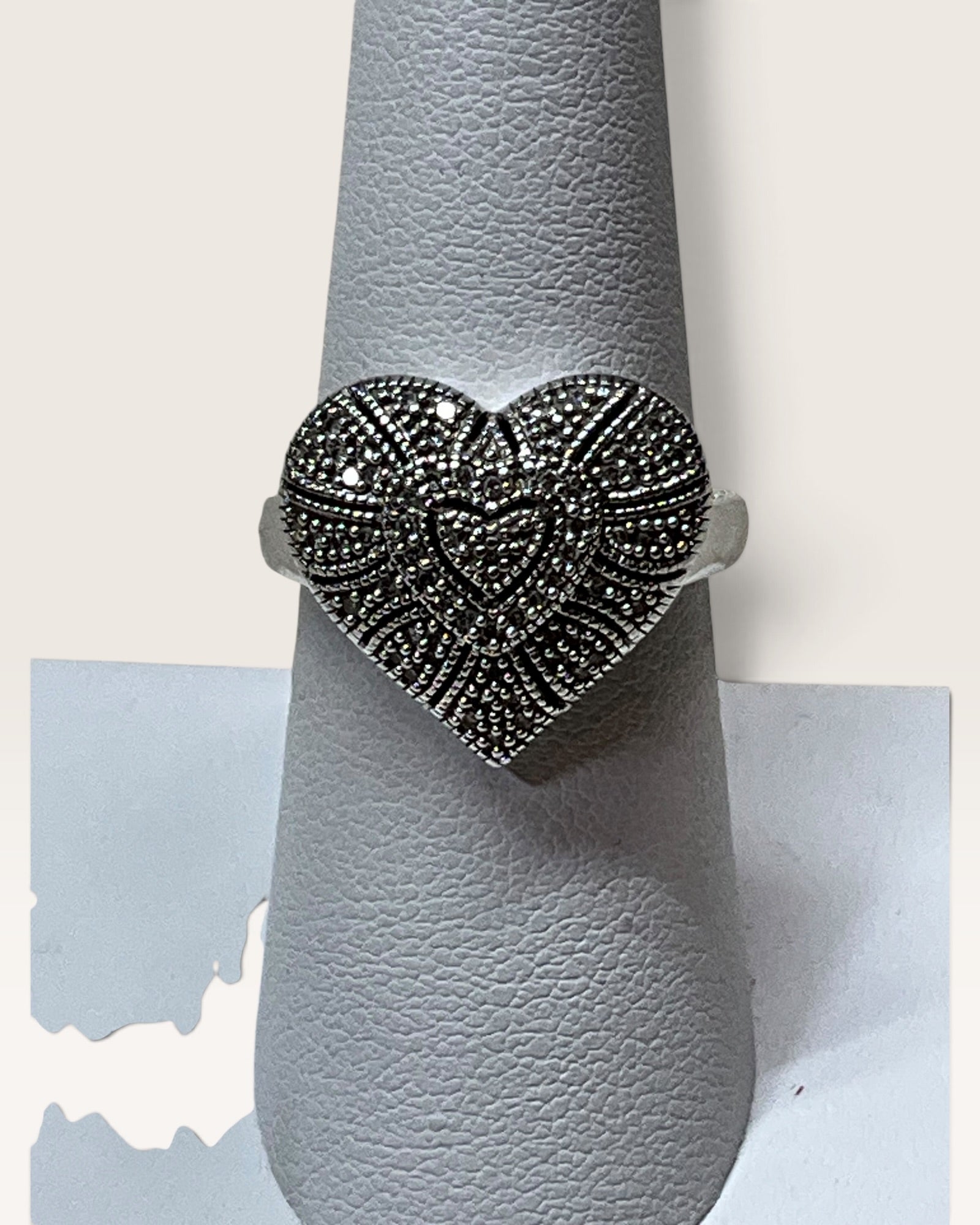 925 Sterling Silver Real Round-Cut Diamond Heart Ring - Pre-Loved