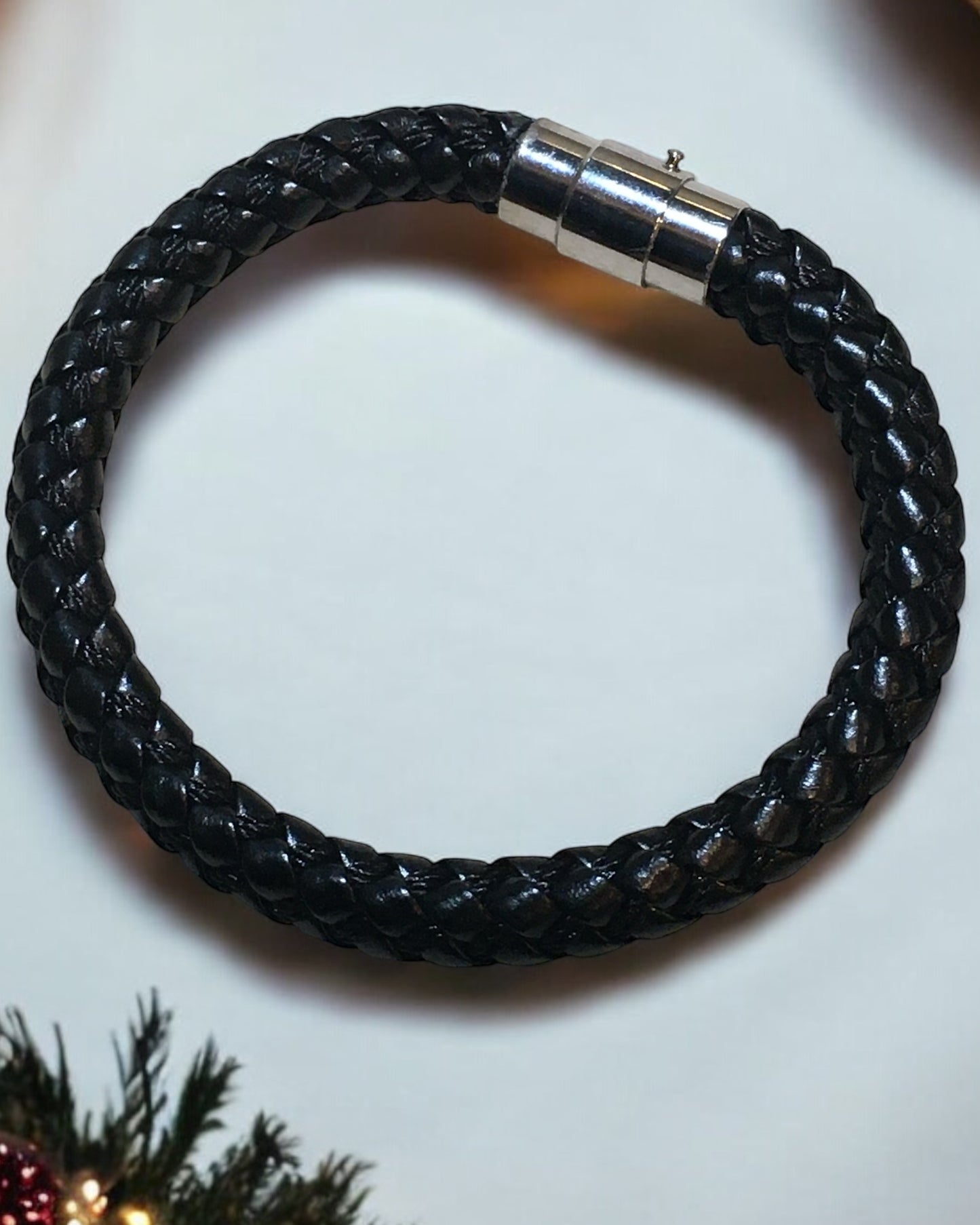 Bracelet (leather)