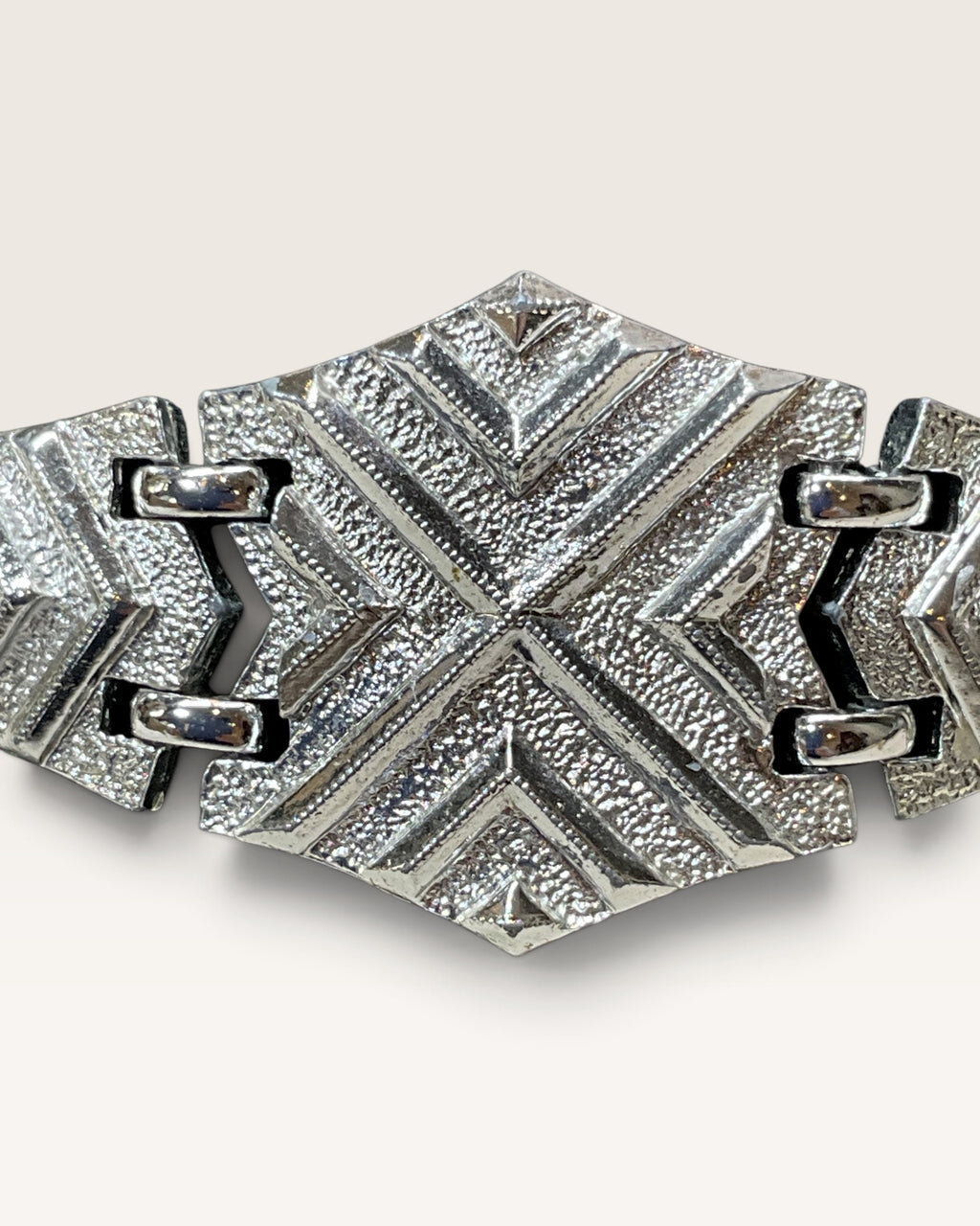 1963 Sarah Coventry Pyramid Treasures Silver Toned Bracelet - Pre-Loved