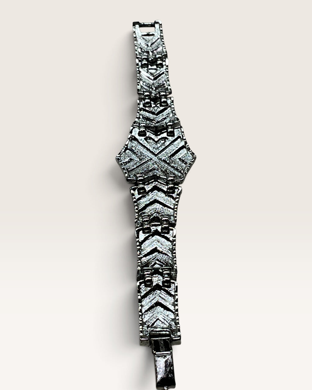 1963 Sarah Coventry Pyramid Treasures Silver Toned Bracelet - Pre-Loved