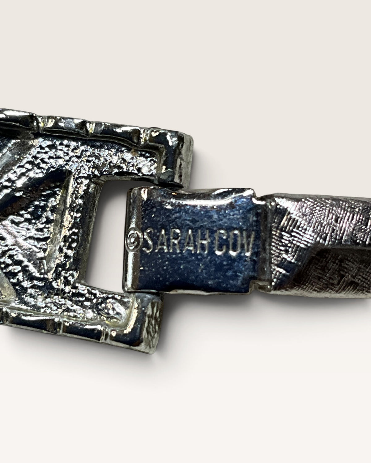 1963 Sarah Coventry Pyramid Treasures Silver Toned Bracelet - Pre-Loved