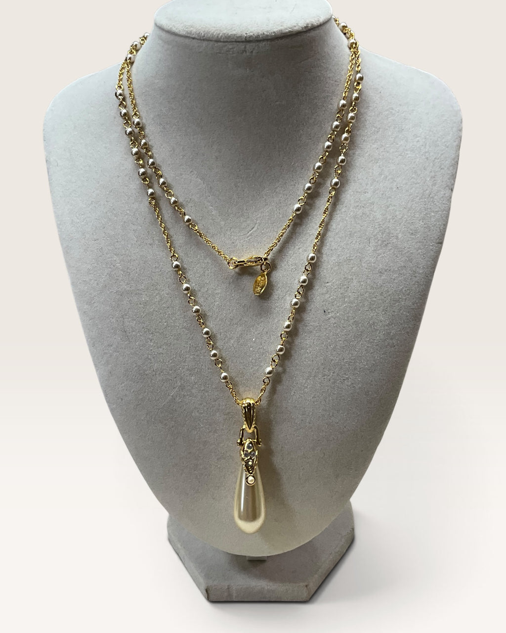 Nolan Miller Glamour Collection Gold-Tone Pearl Necklace - Pre-Loved