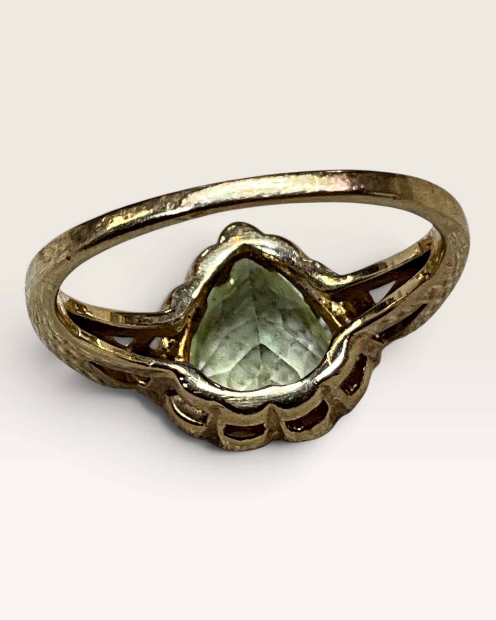 10K Peridot and White Topaz Ring - Pre-Loved