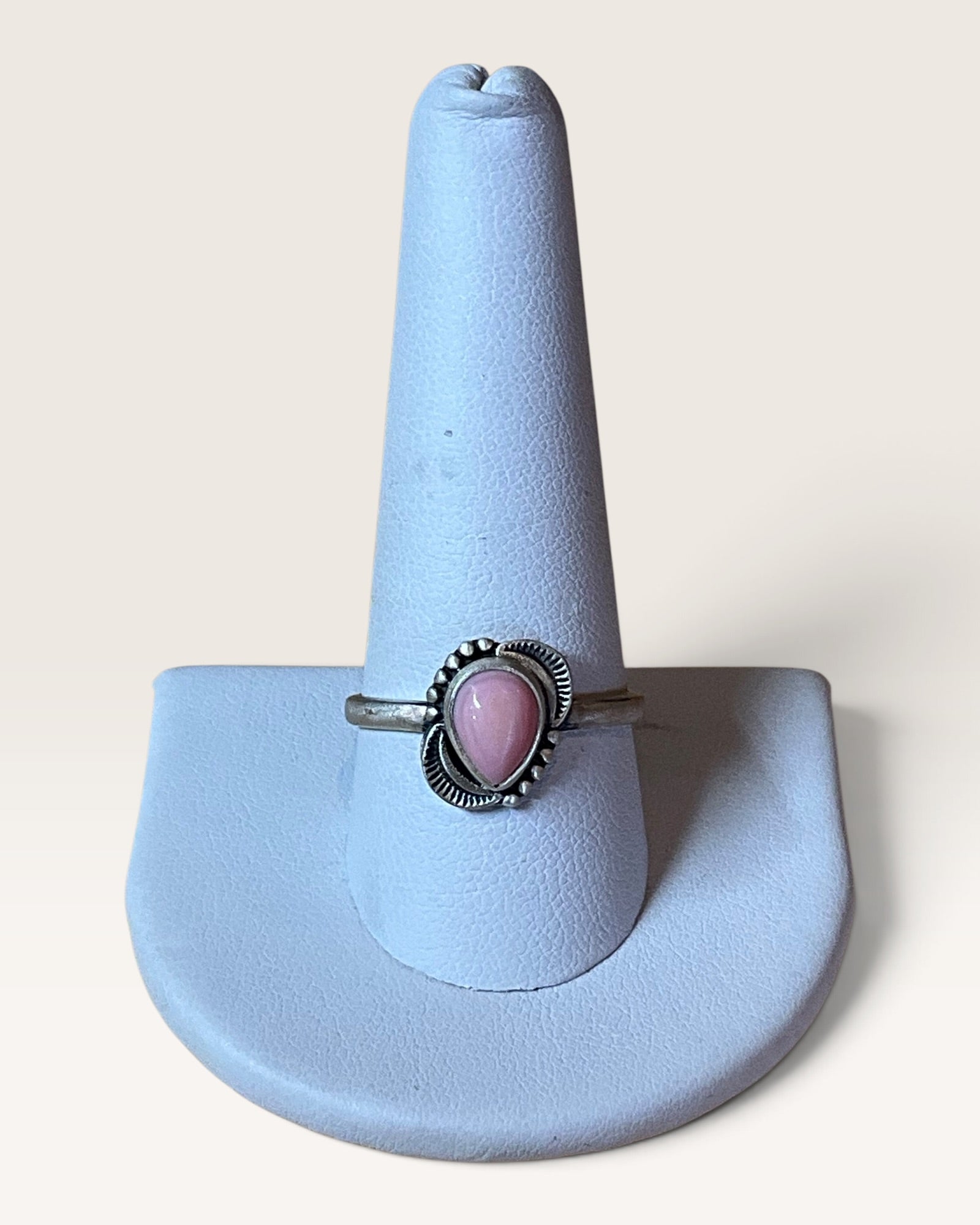 Southwestern-Style Sterling Silver Tear Dropped Pink Conch - Pre-Loved