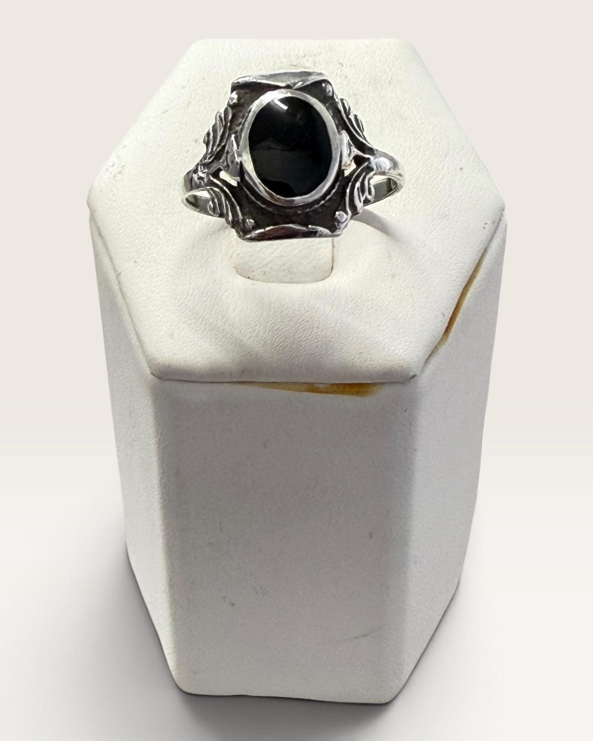 Sterling Silver Black Onyx Gemstone Ring - Pre-Loved