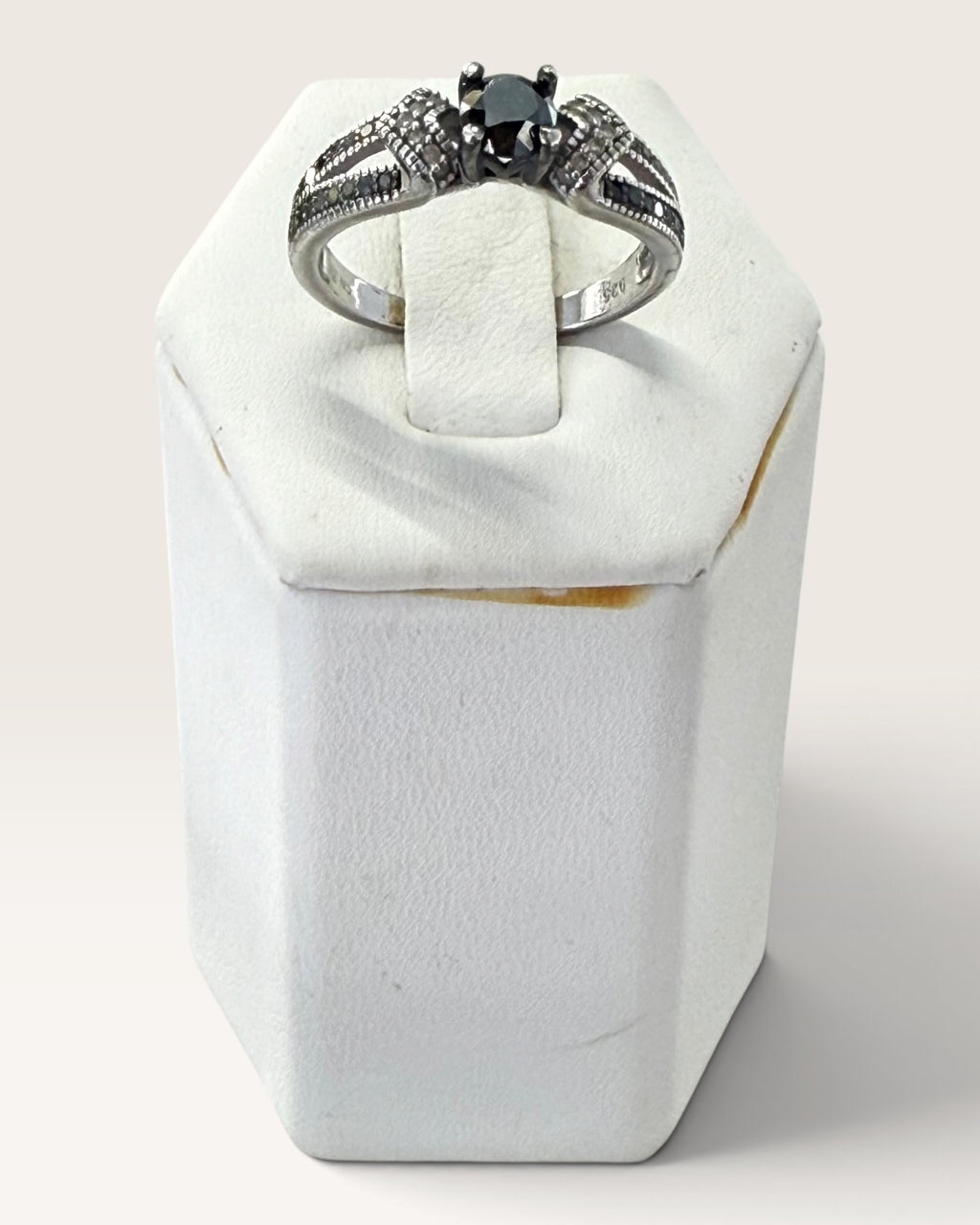 Sterling Silver Black and Clear Diamond Gemstone Ring - Pre-Loved