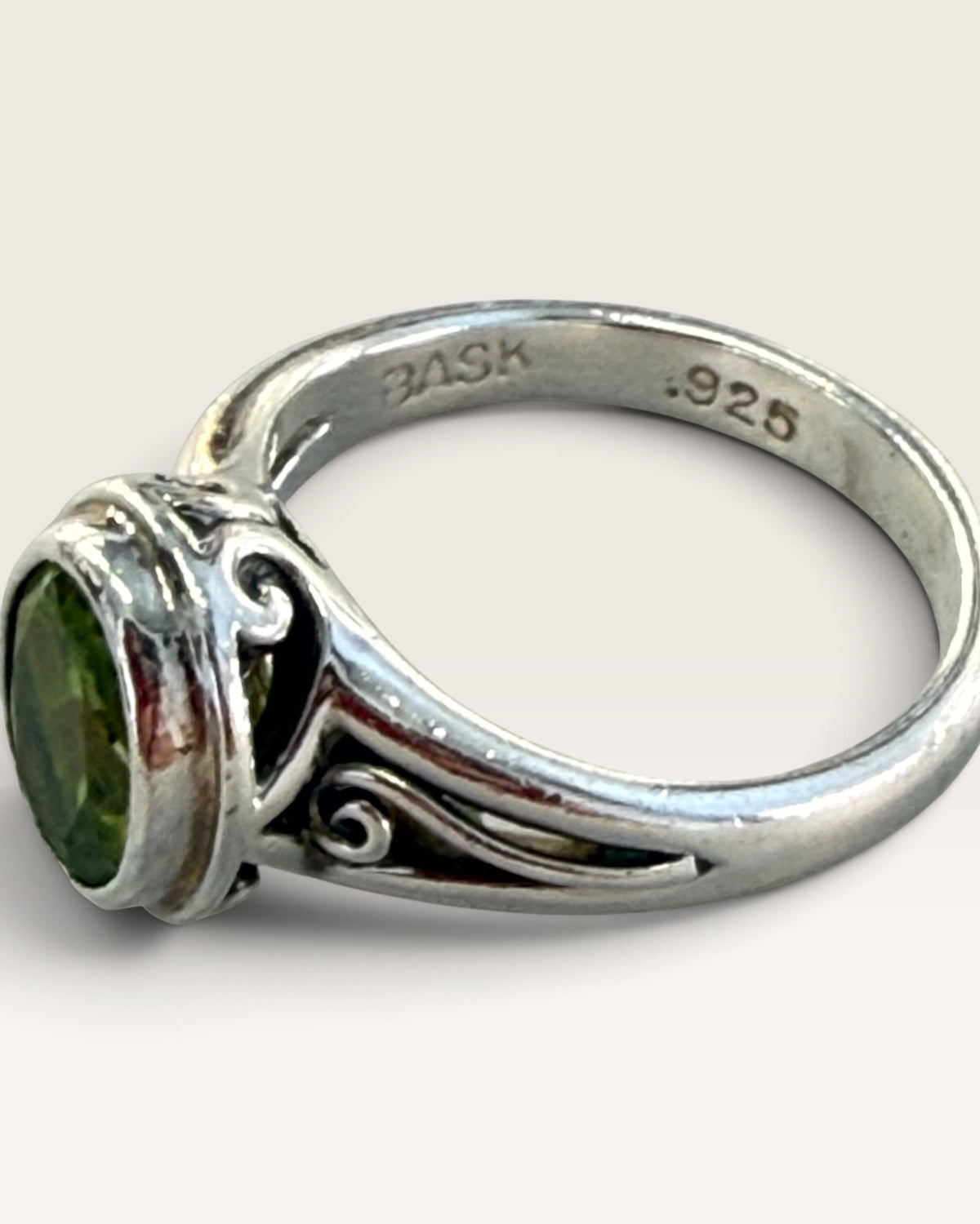 Sterling Silver Peridot Gemstone Ring - Pre-Loved