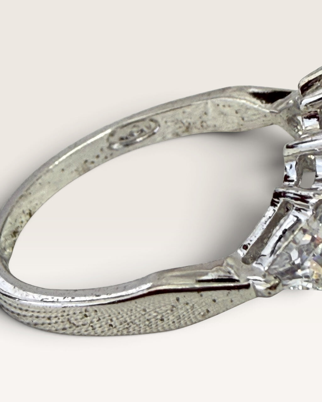 Avon Silver Tone 5 Stone Ring - 3 Marquise-Cut & Two Trillio-Cut Ring - Pre-Loved