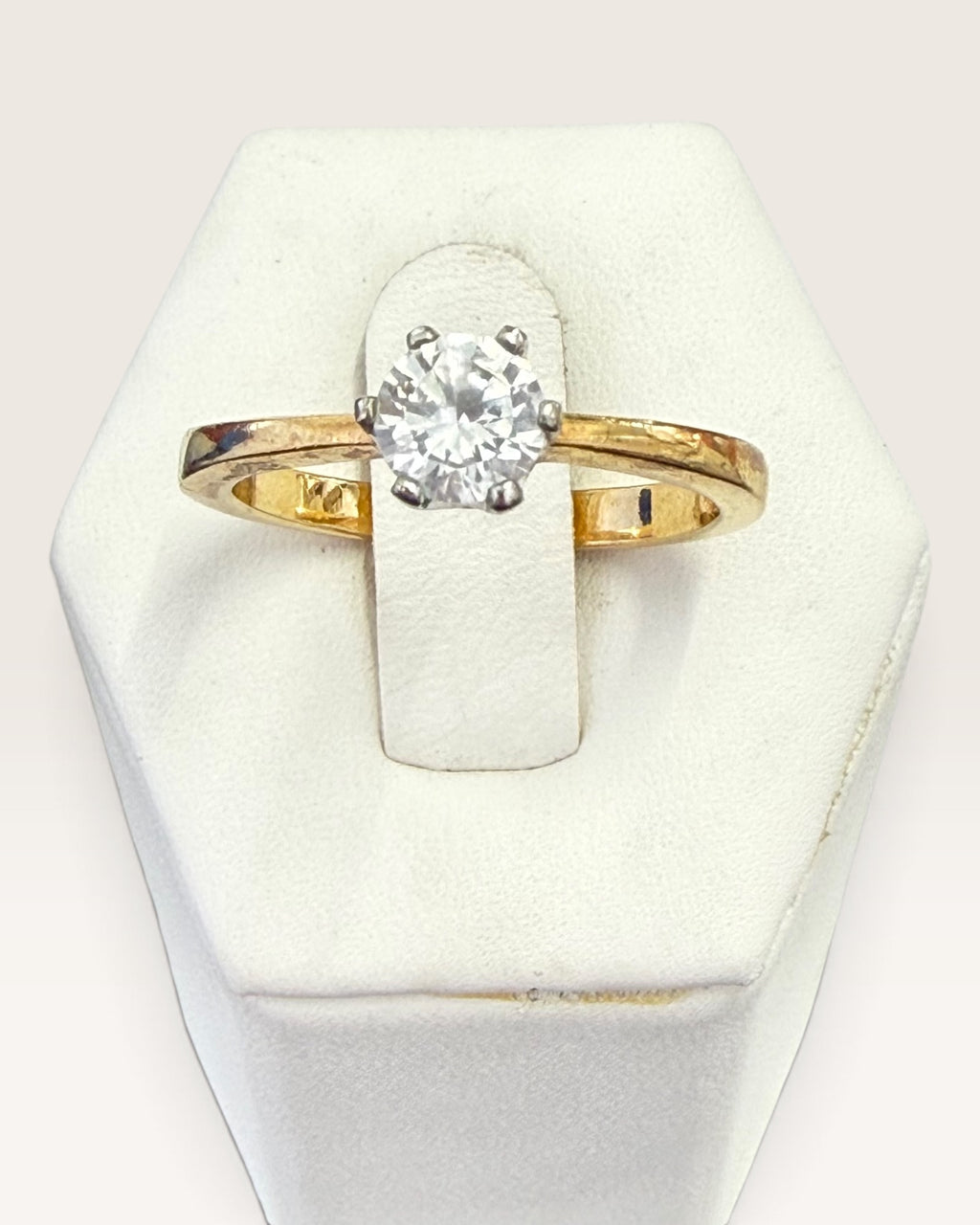 Avon Gold Tone Solitaire Ring - Pre-Loved