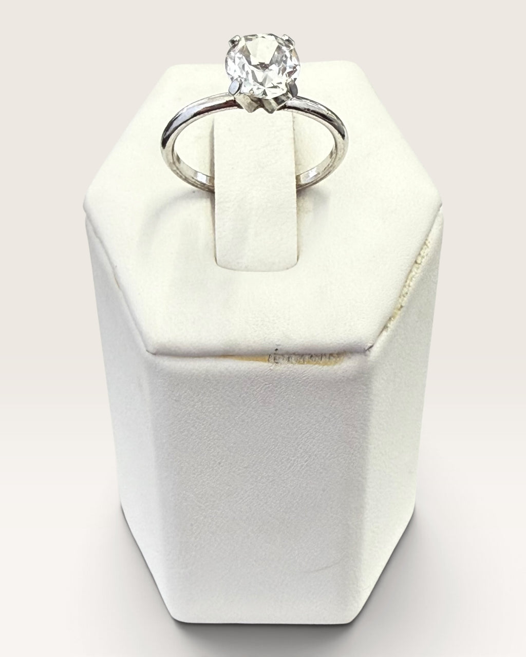 Uncas Silver Tone Cubic Zirconia Solitaire Ring - Pre-Loved