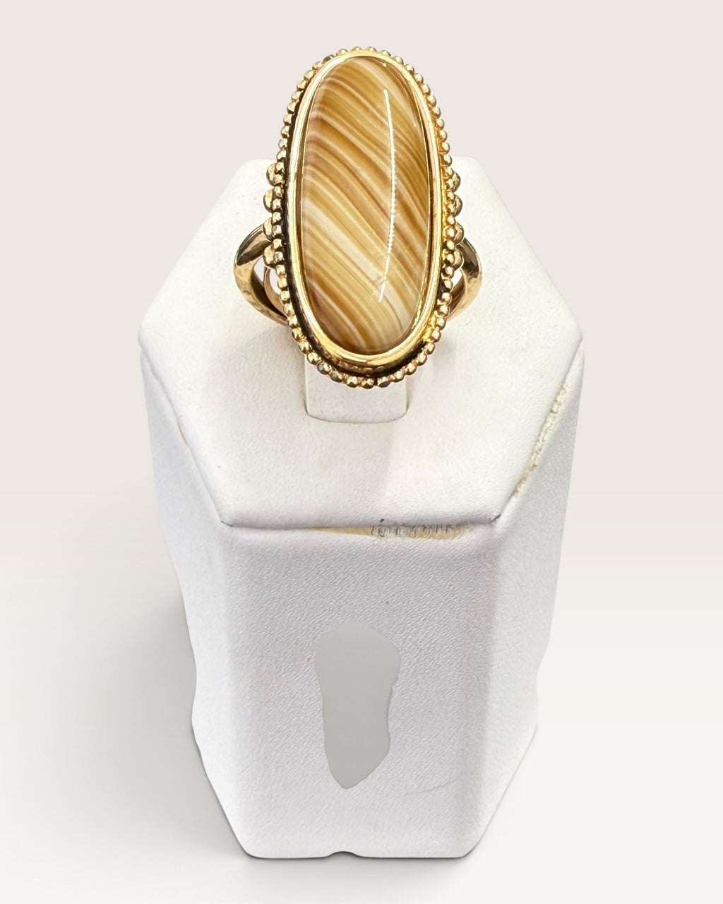 Vintage 1970s Avon "Shimmering Sands" Gold-Tone Carmel Faux Agate Ring - Pre-Loved
