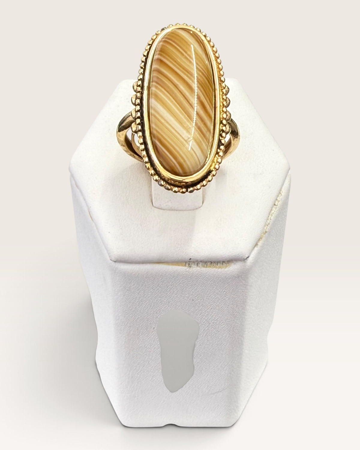 Vintage 1970s Avon "Shimmering Sands" Gold-Tone Carmel Faux Agate Ring - Pre-Loved