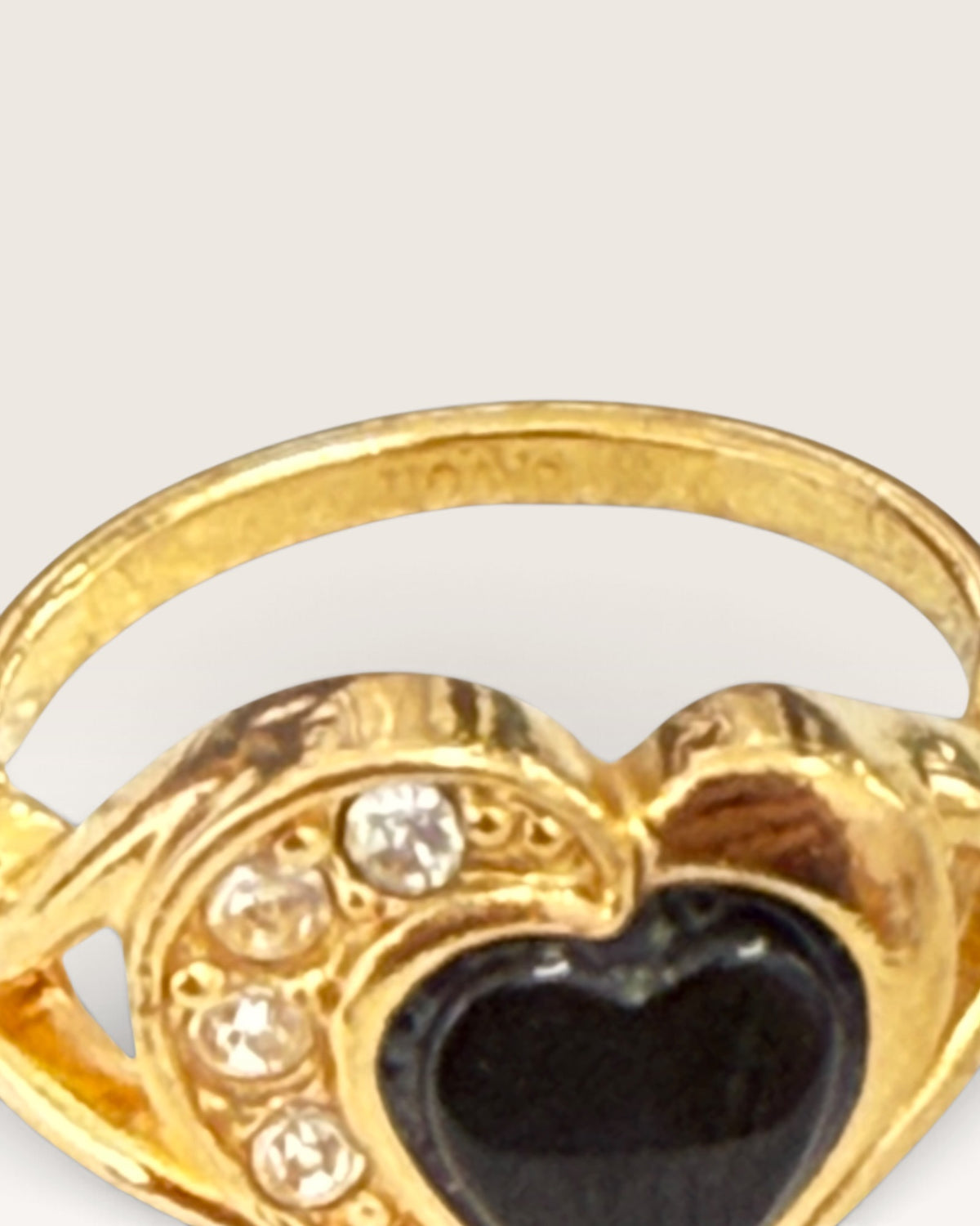 Avon Black Onyx and Cubic Zirconia Gold Tone Heart Ring - Pre-Loved