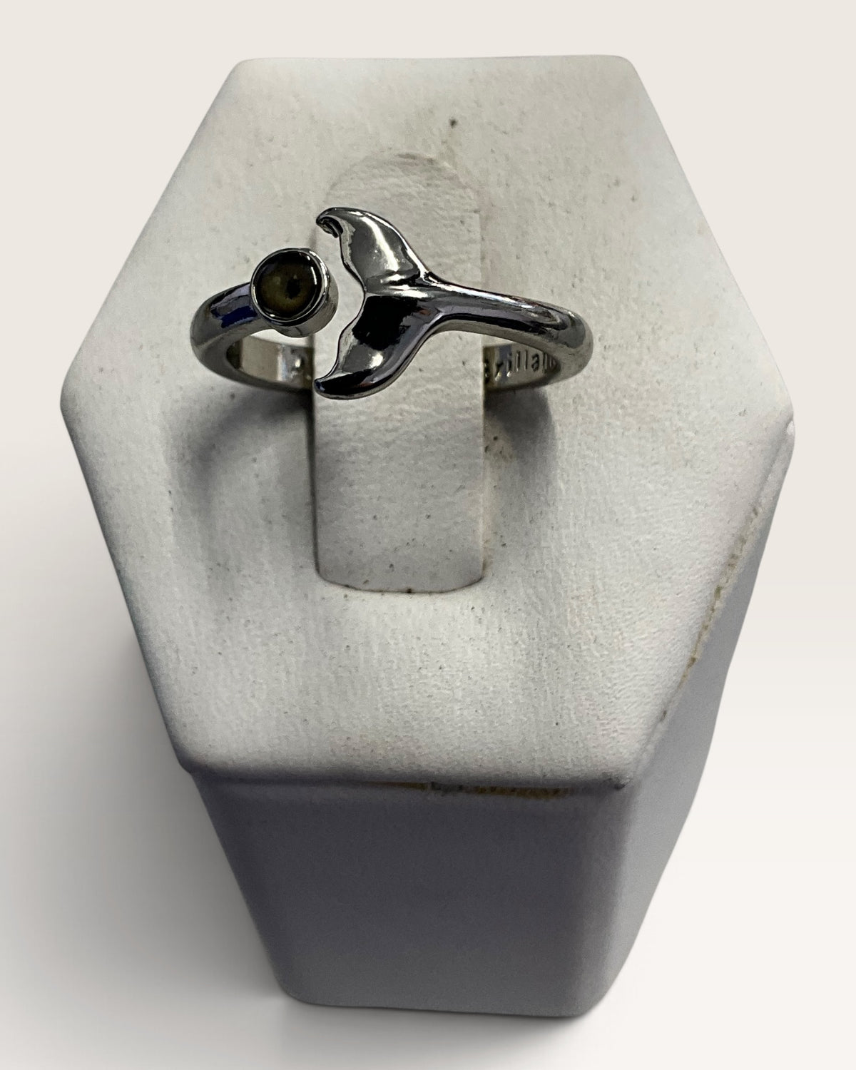 Adelante Brillante Silver Tone Whale Tale Ring - Pre-Loved