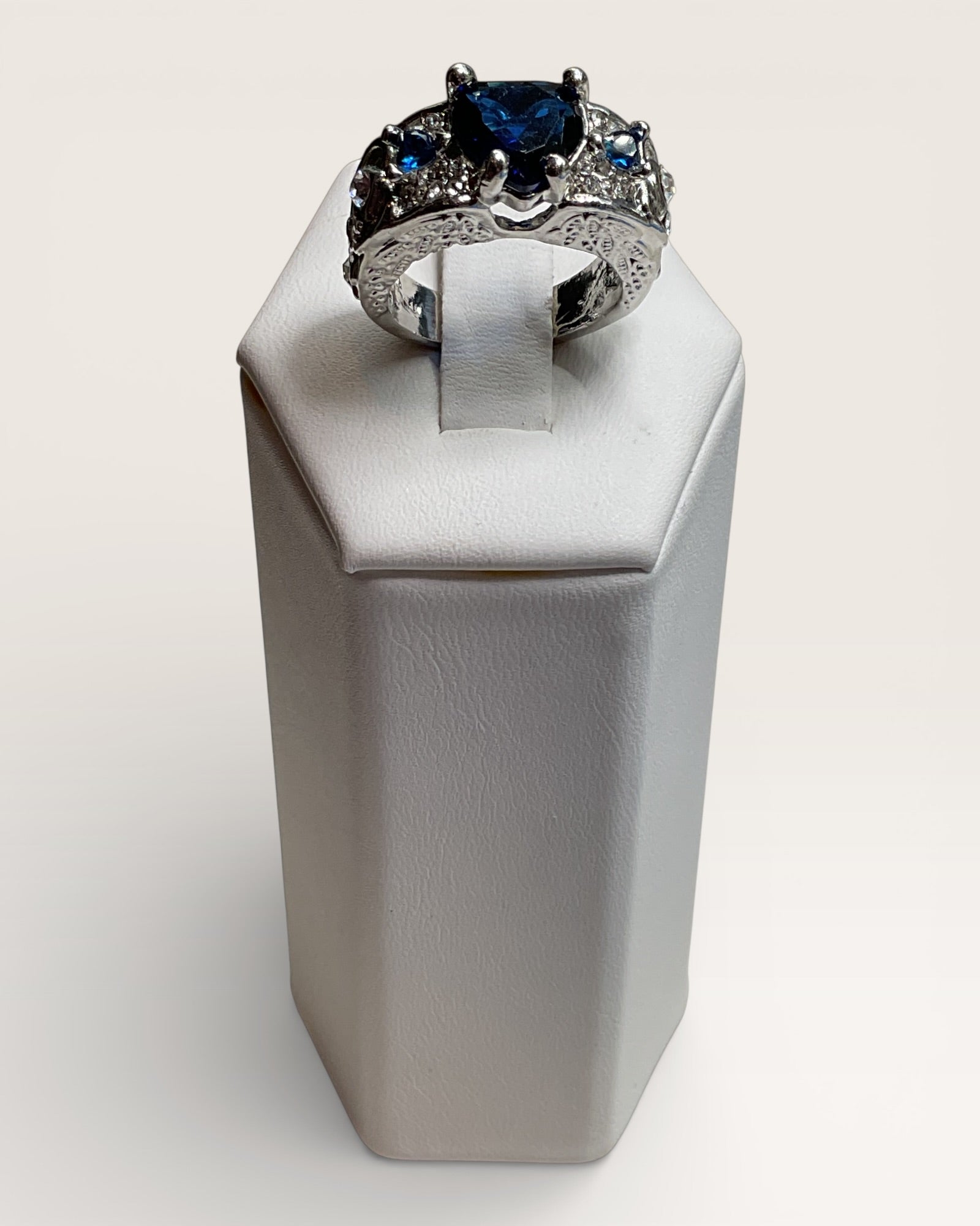 Lab Sapphire Ring - Estate Sale (Great Condition)