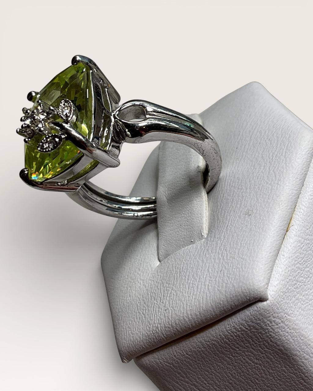 Peridot CZ  Ring - Estate Sale (Great Condition)