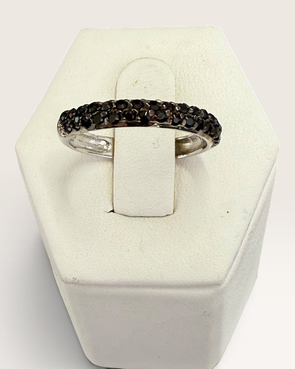 Sterling Silver Black Spinel Gemstone Ring - Pre-Loved